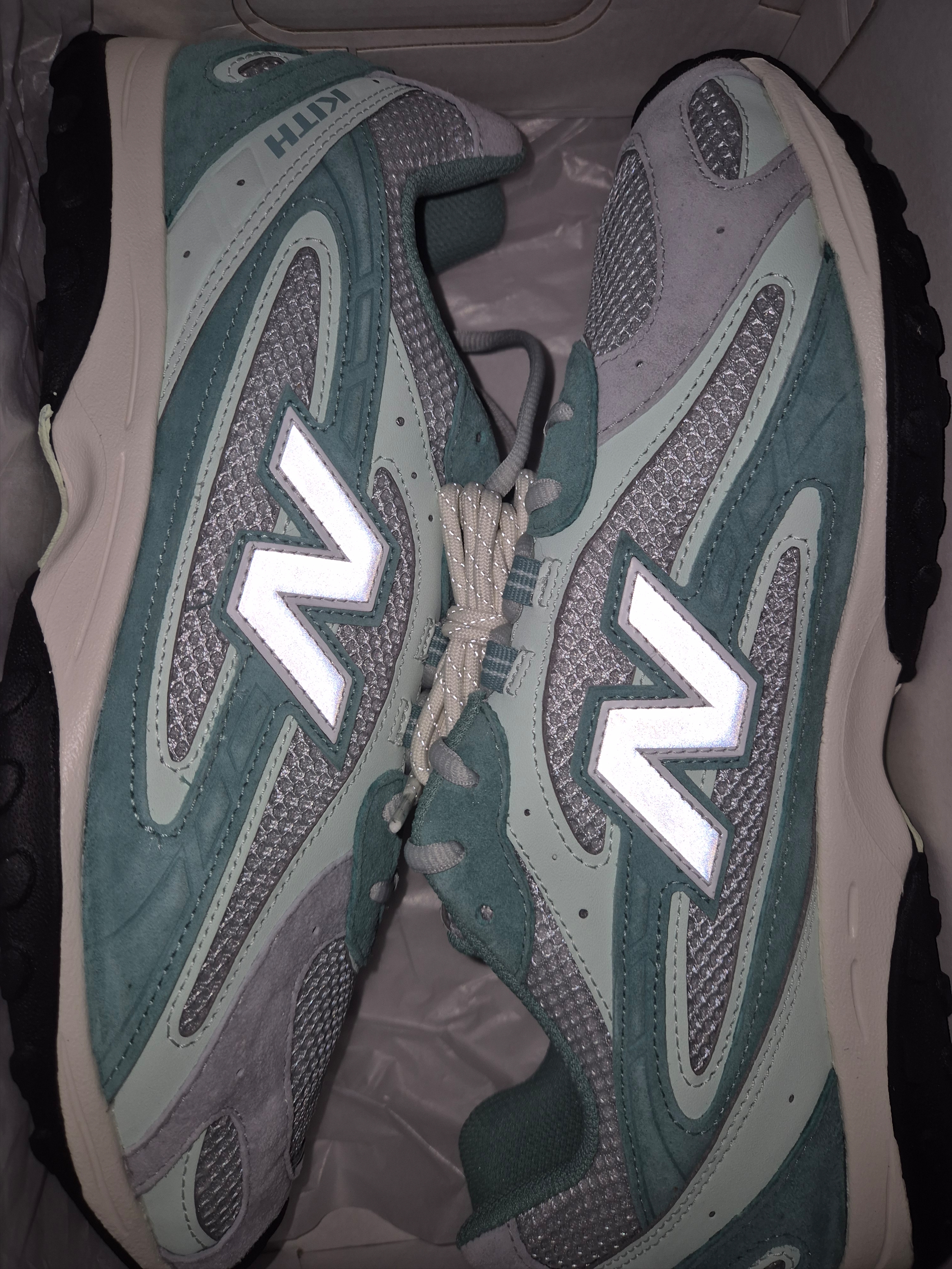 New Balance x Kith 204L Green Silver Grey 착용 스타일 - 2