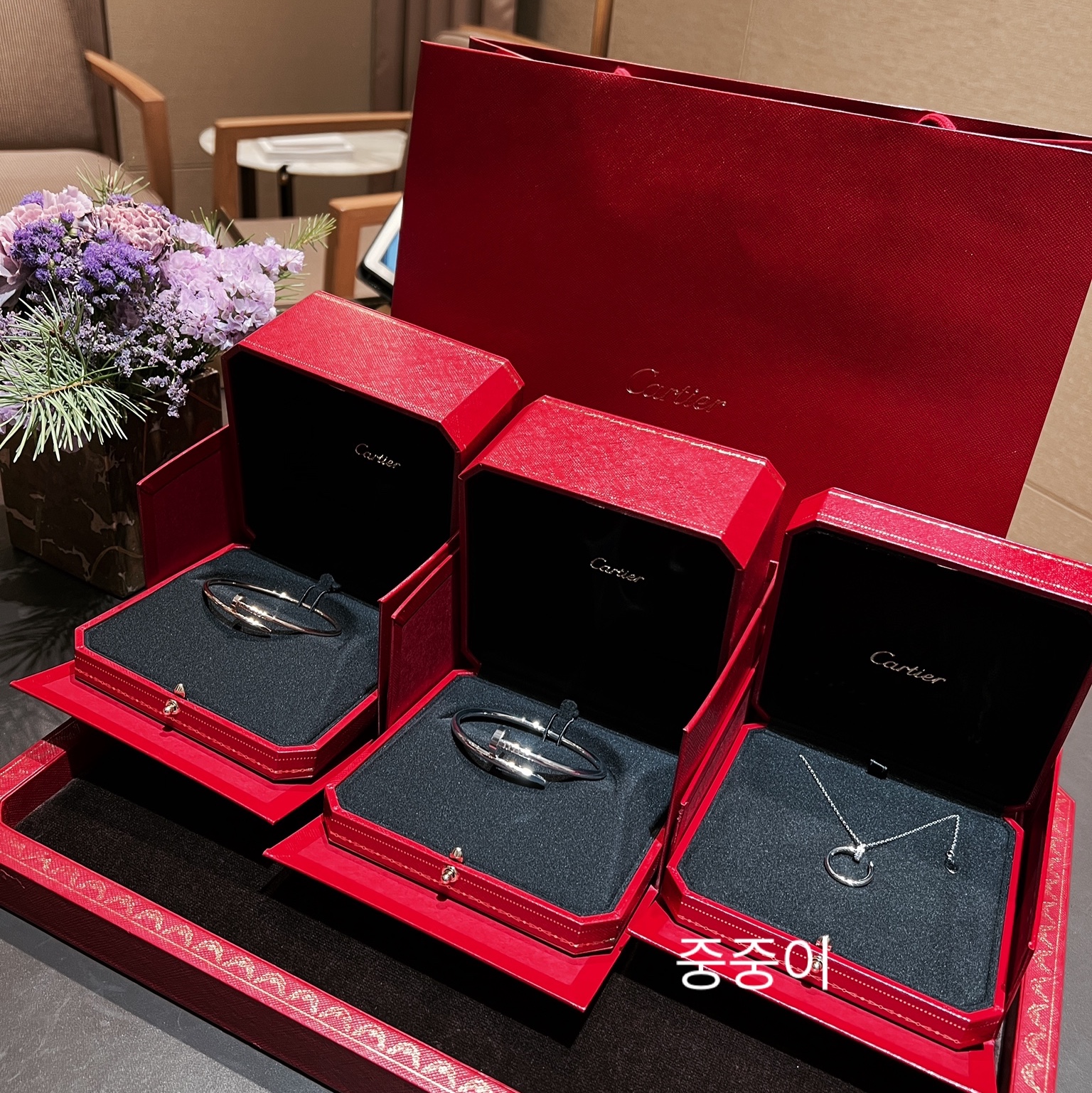 Cartier Juste un Clou Bracelet Small Rose Gold, Cartier Juste un Clou Diamond White Gold Necklace 착용 스타일