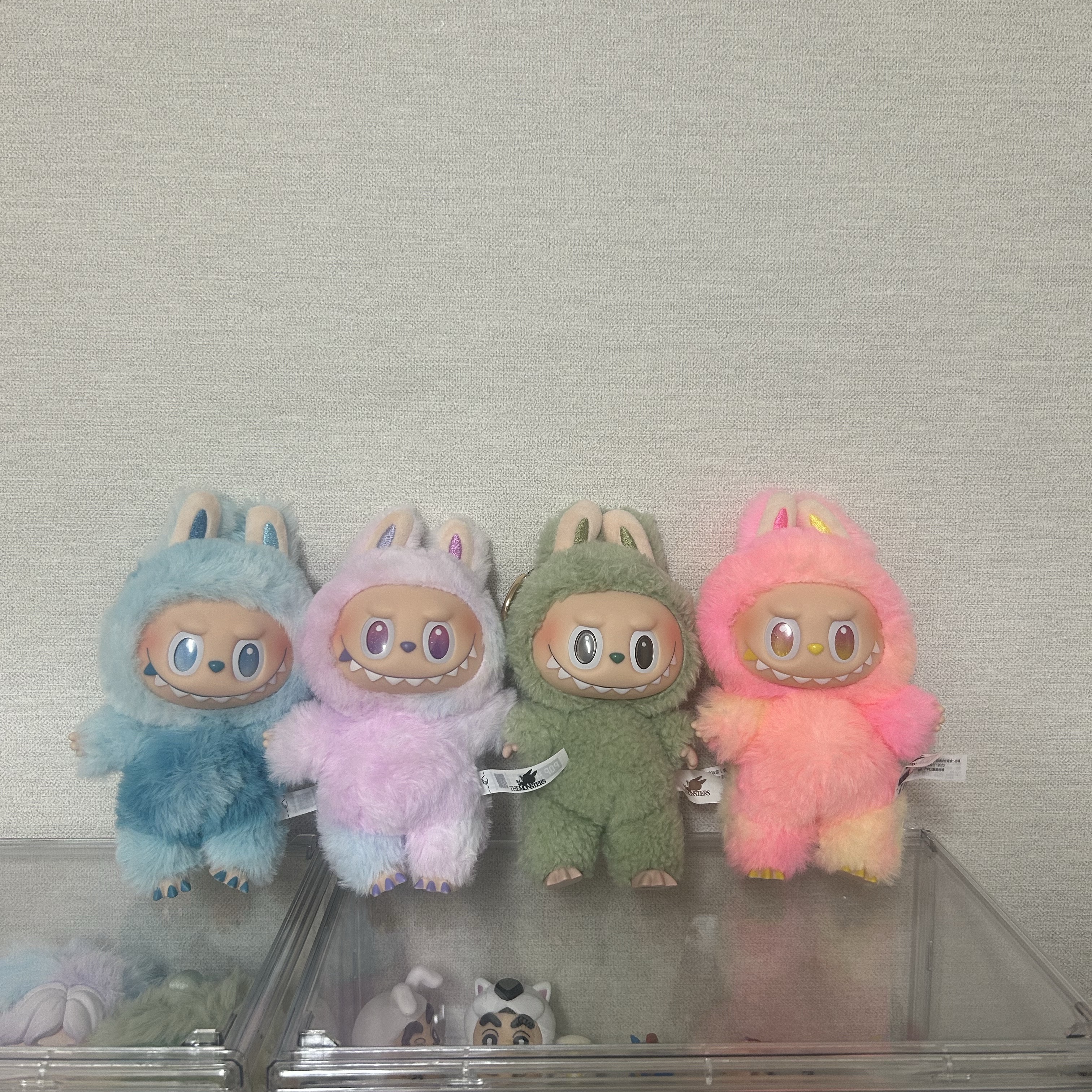 Pop Mart Labubu The Monsters Highlight Series Sealed Case (1 Blind Box) 착용 스타일
