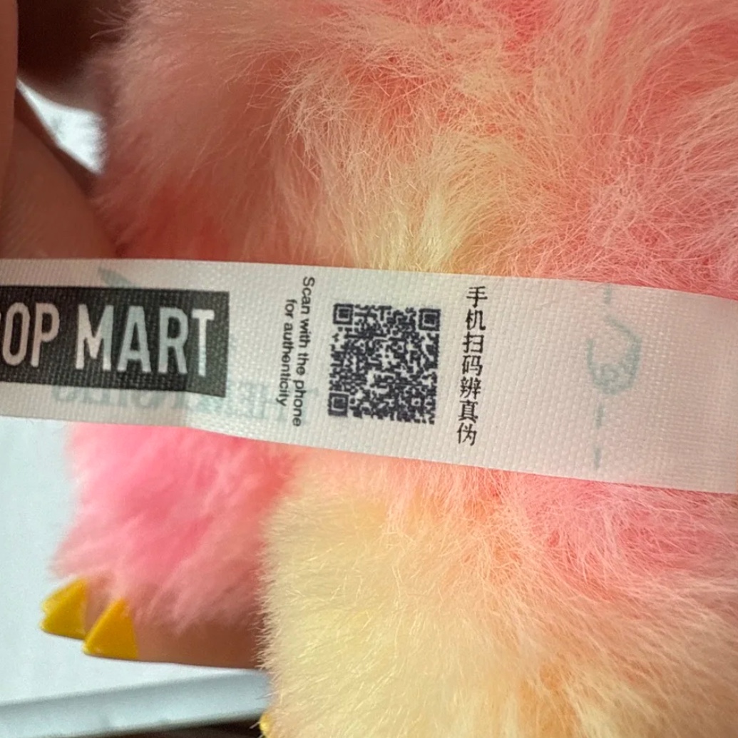 Pop Mart Labubu The Monsters Highlight Series Sealed Case (6 Blind Boxes), Pop Mart Labubu The Monsters Highlight Series ID Keyring (Opened Case) 착용 스타일