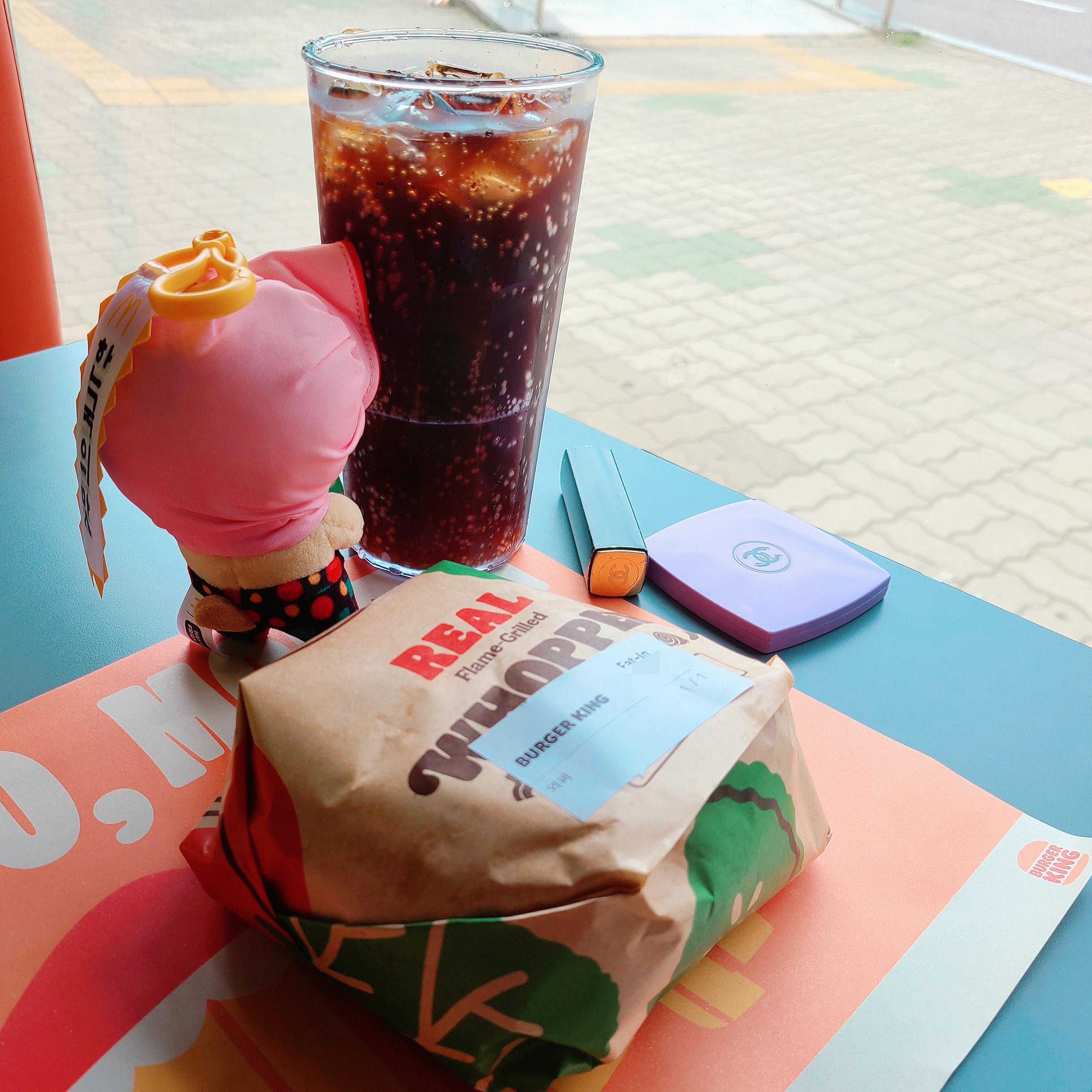 McDonald’s x Kakao Friends Choonsik Granny Choonsik Keyring 착용 스타일 - 2