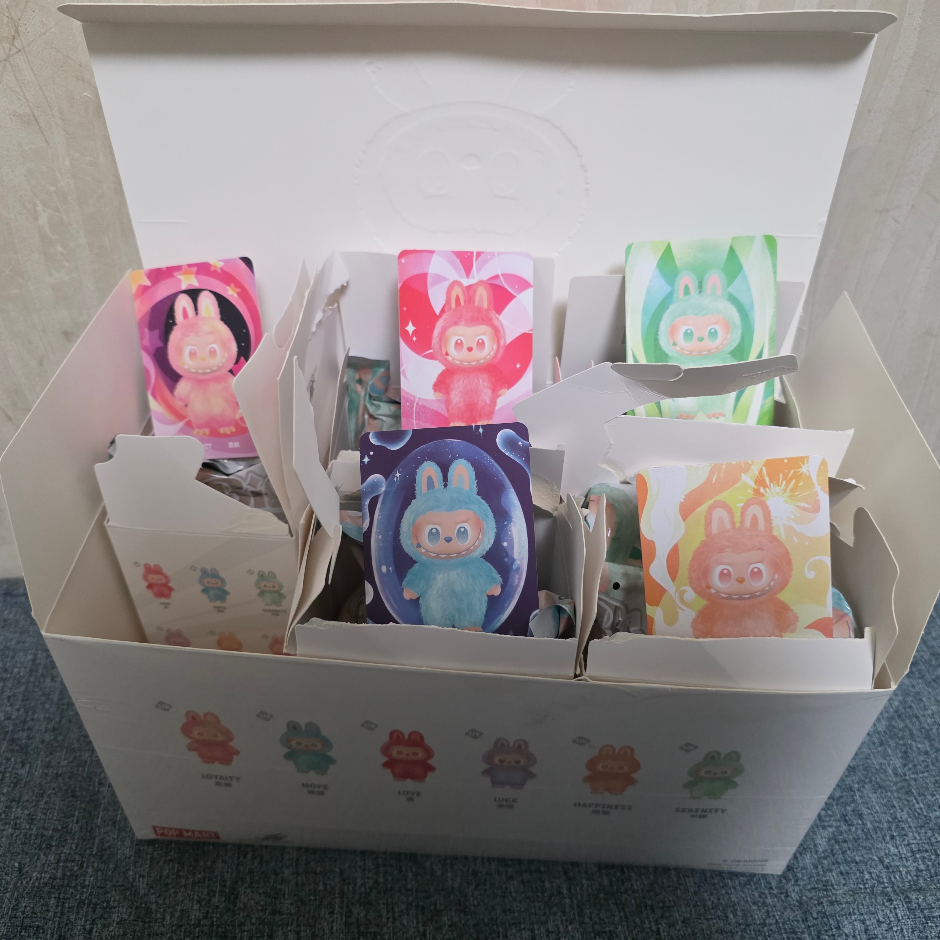 Pop Mart Labubu The Monsters Highlight Series Sealed Case (6 Blind Boxes) 착용 스타일 - 2
