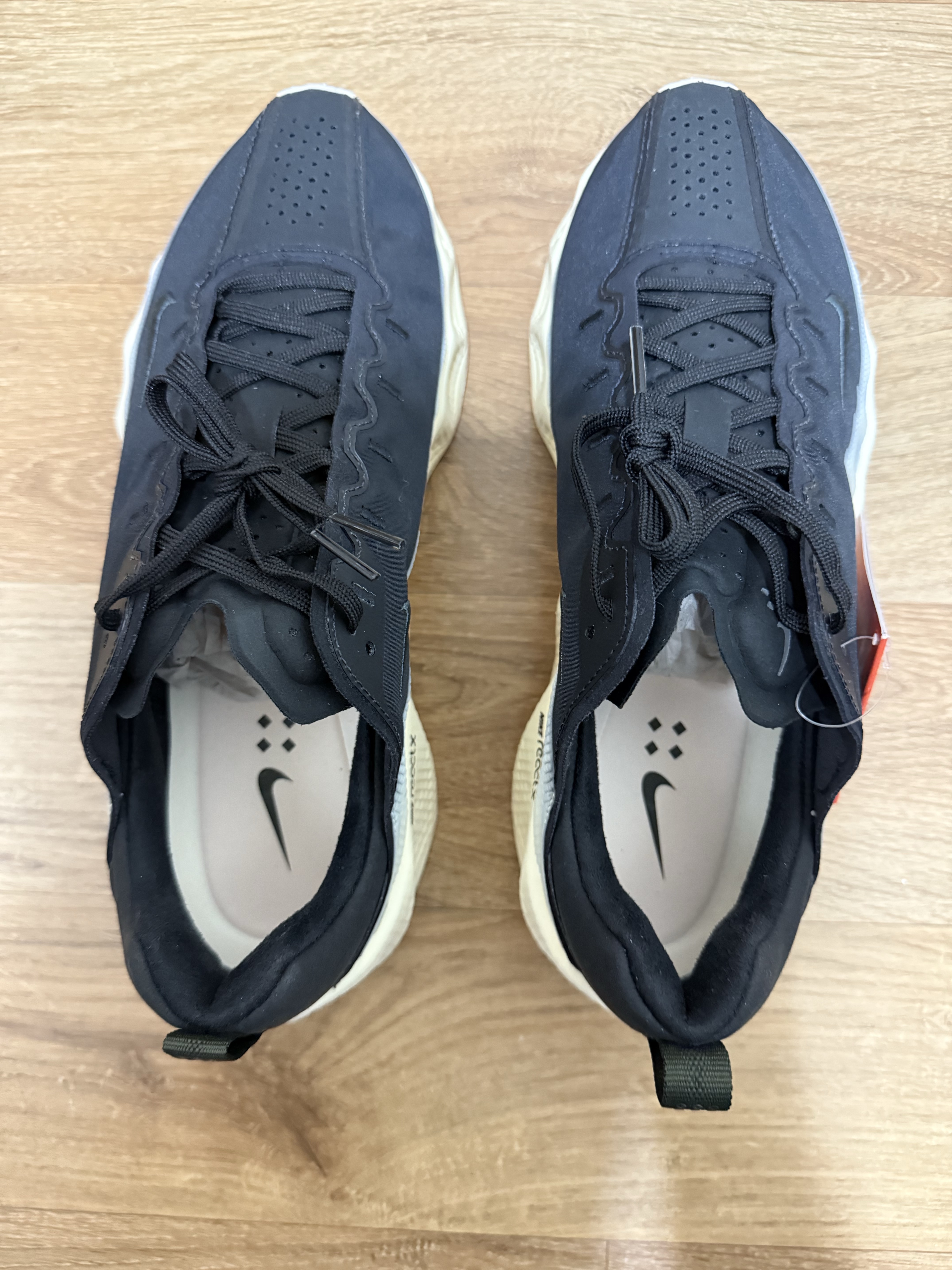 Nike Ava Rover Black Muslin 착용 스타일 - 4