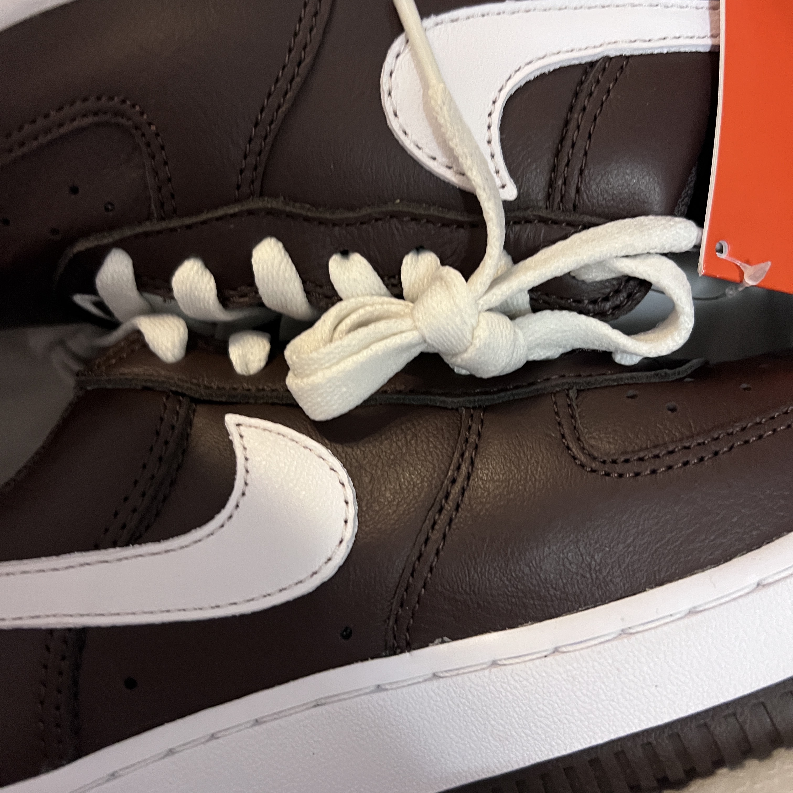 Nike Air Force 1 Low Retro Chocolate 착용 스타일