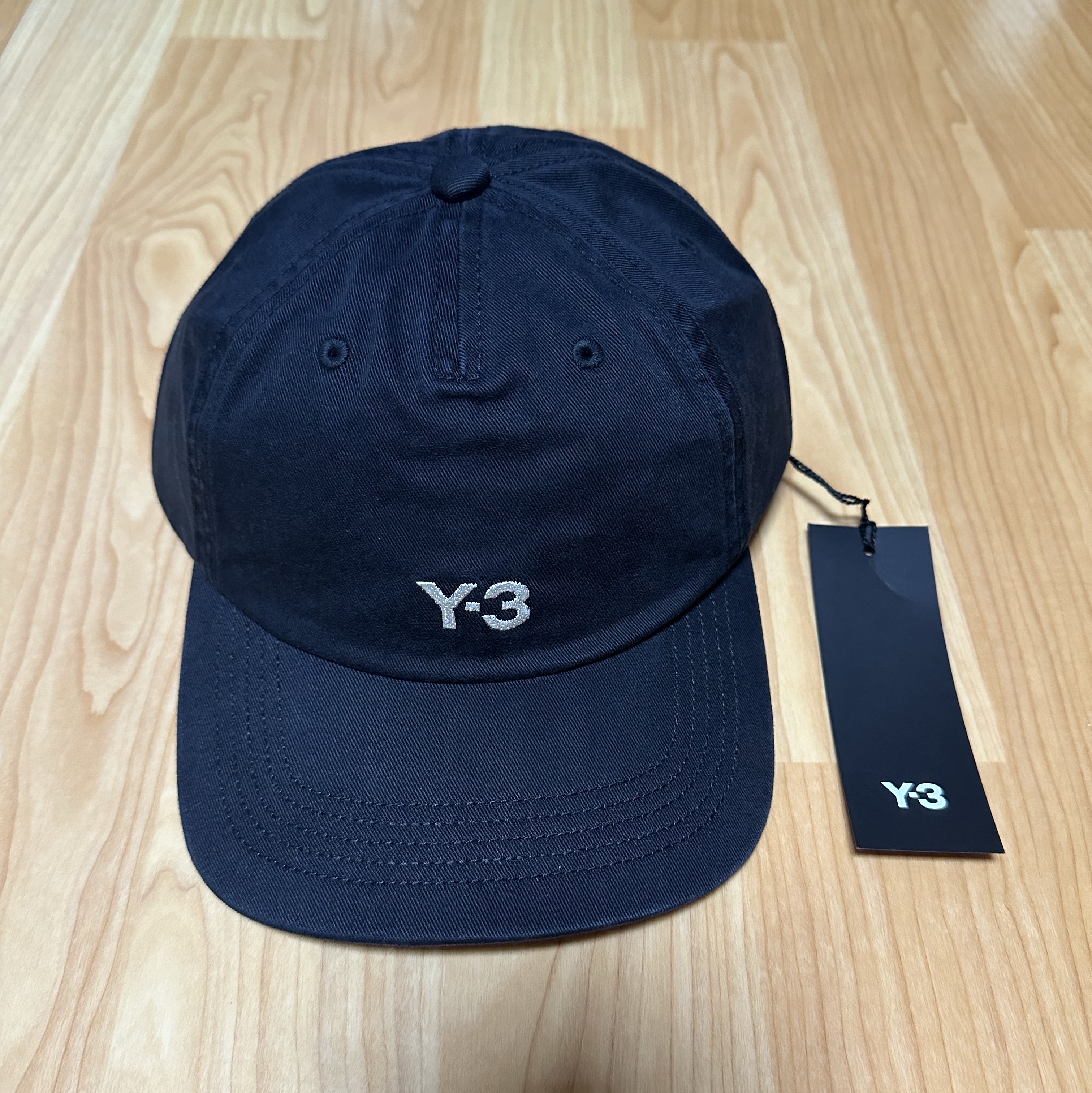 Y-3 Dad Cap Black 착용 스타일