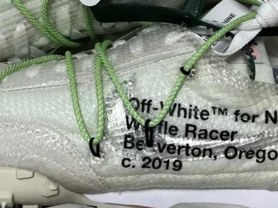 (W) Nike x Off-White Waffle Racer White 착용 스타일