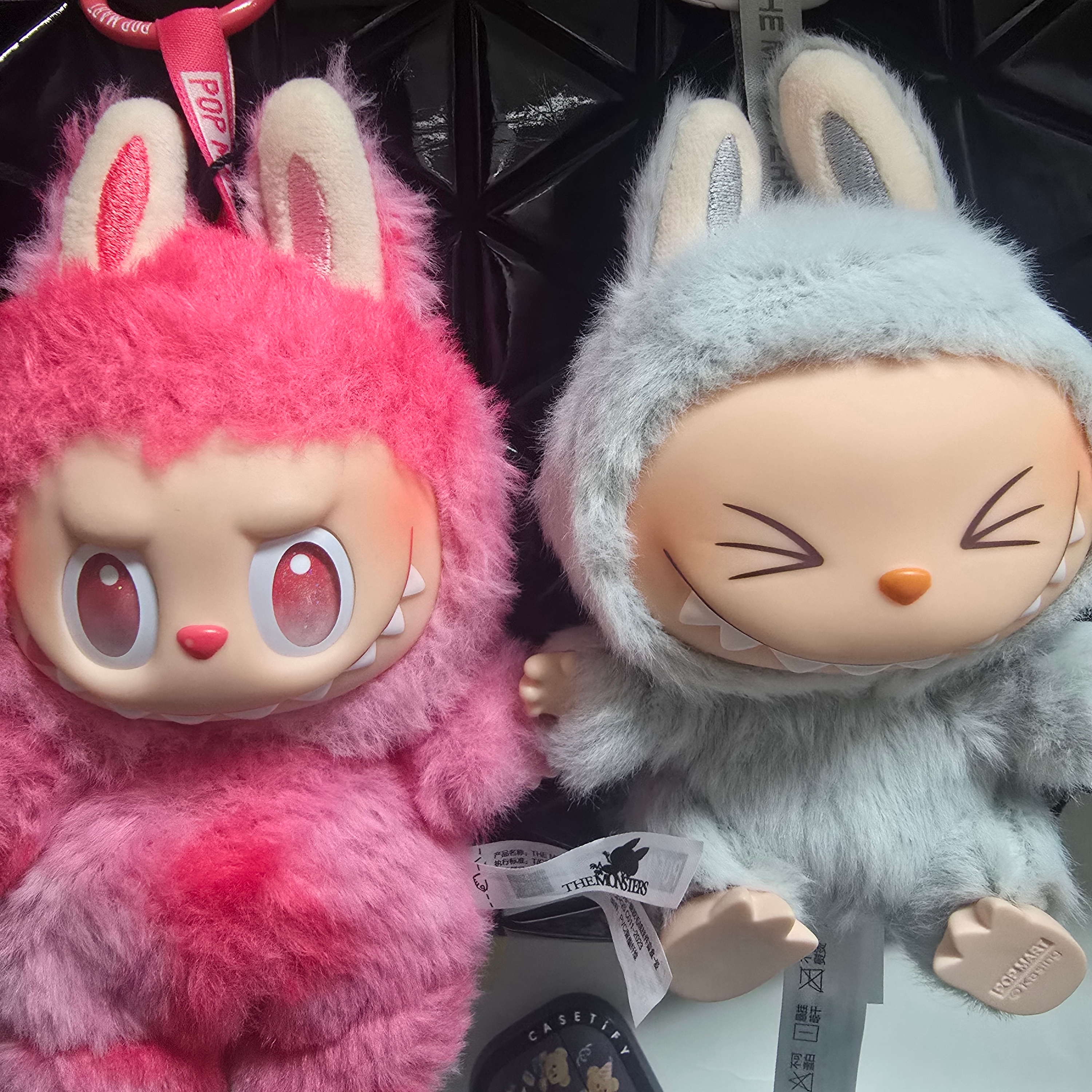 Pop Mart Labubu Let's Play Together Doll Series Hehe Keyring (Opened Case) 착용 스타일