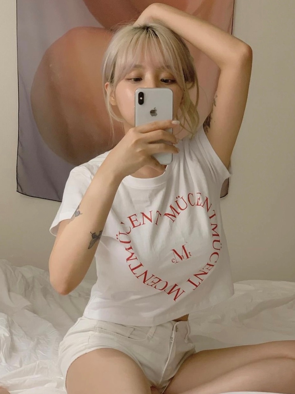 MUCENT Heart Lettering Half T White 착용 스타일