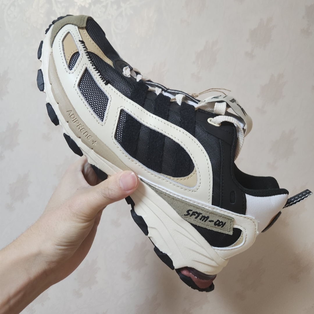 Adidas x Song for the Mute Shadowturf Core Black 착용 스타일