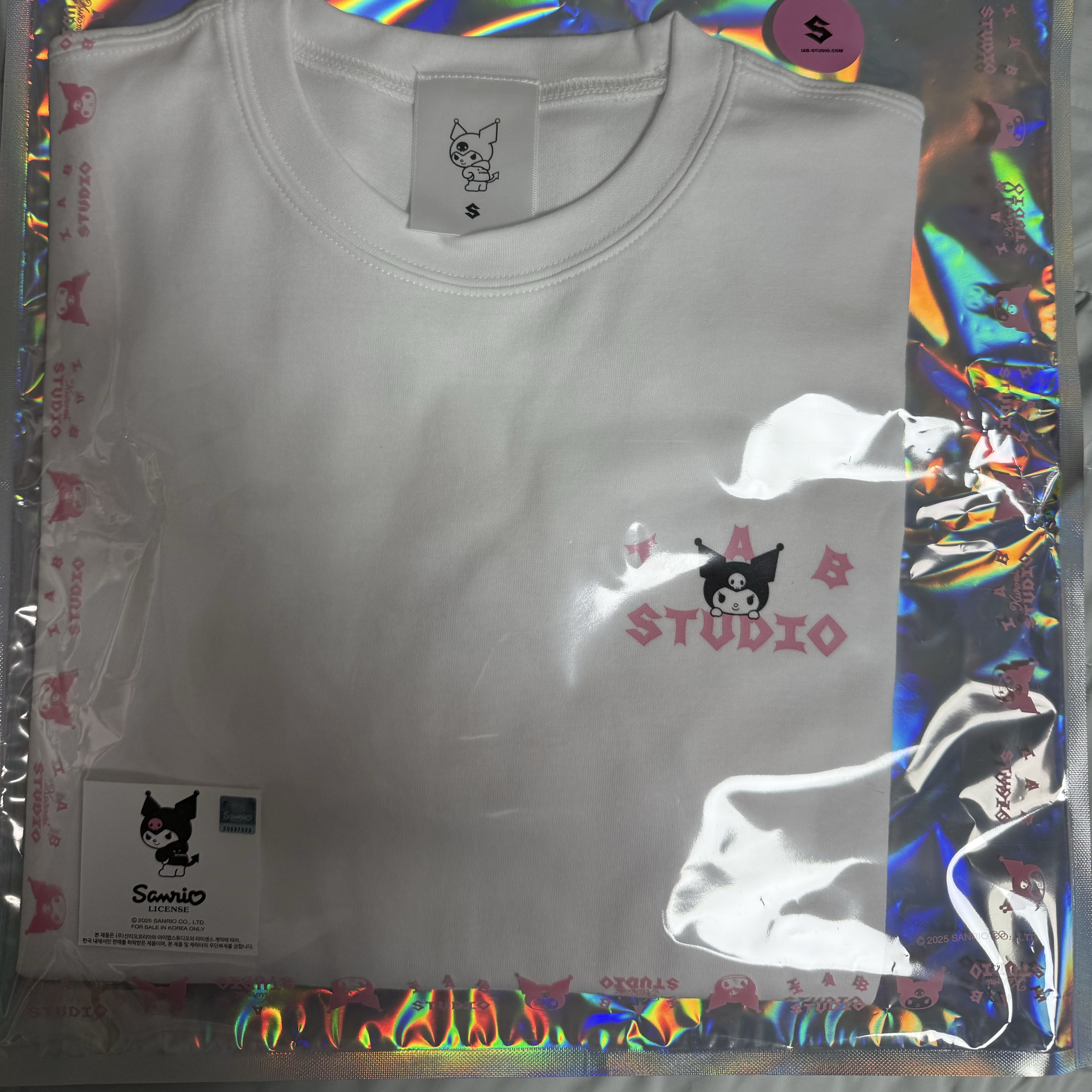 IAB Studio Kuromi Long Sleeve White 착용 스타일