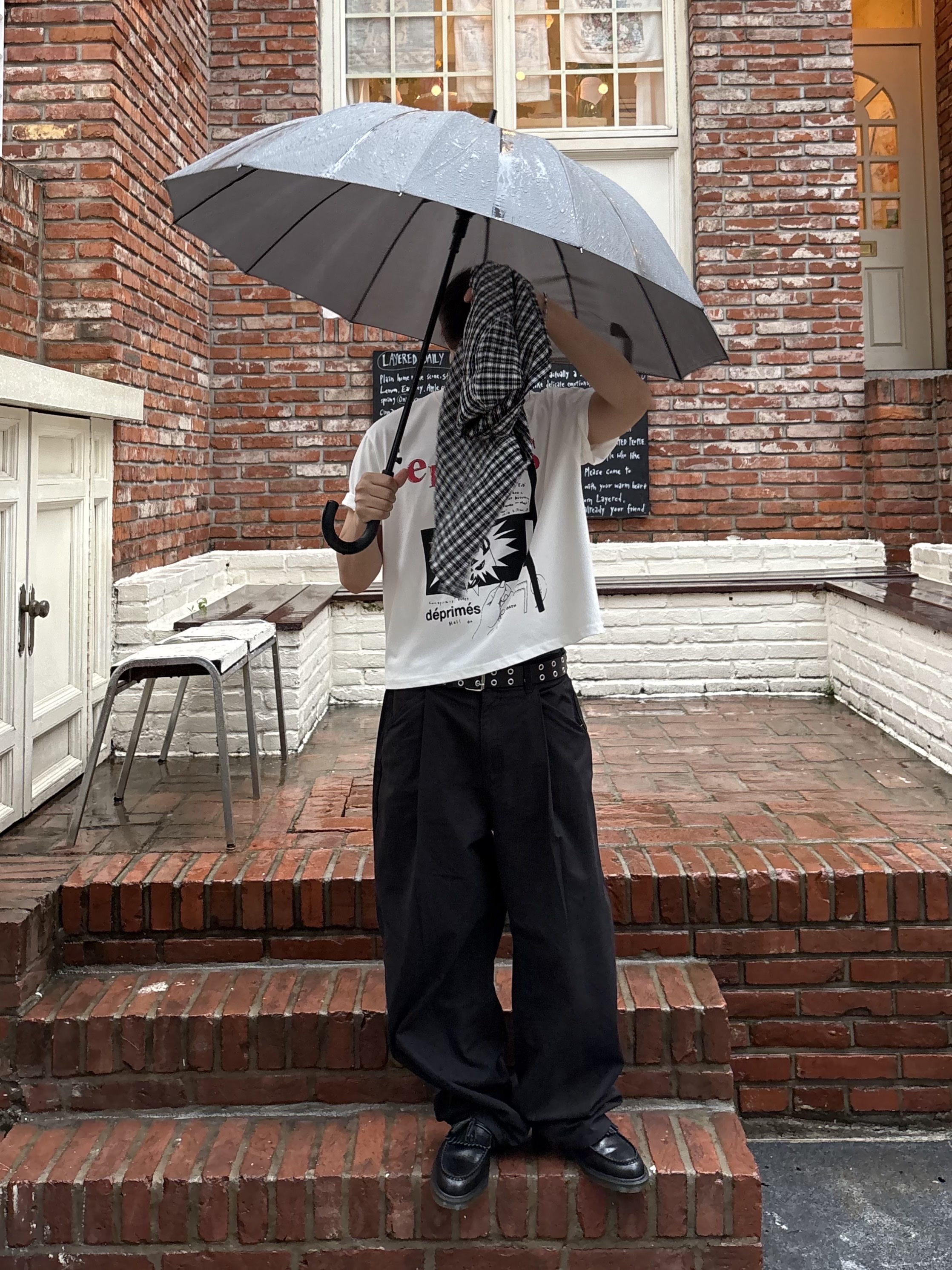 Dr. Martens Adrian Smooth Black 착용 스타일 - 2