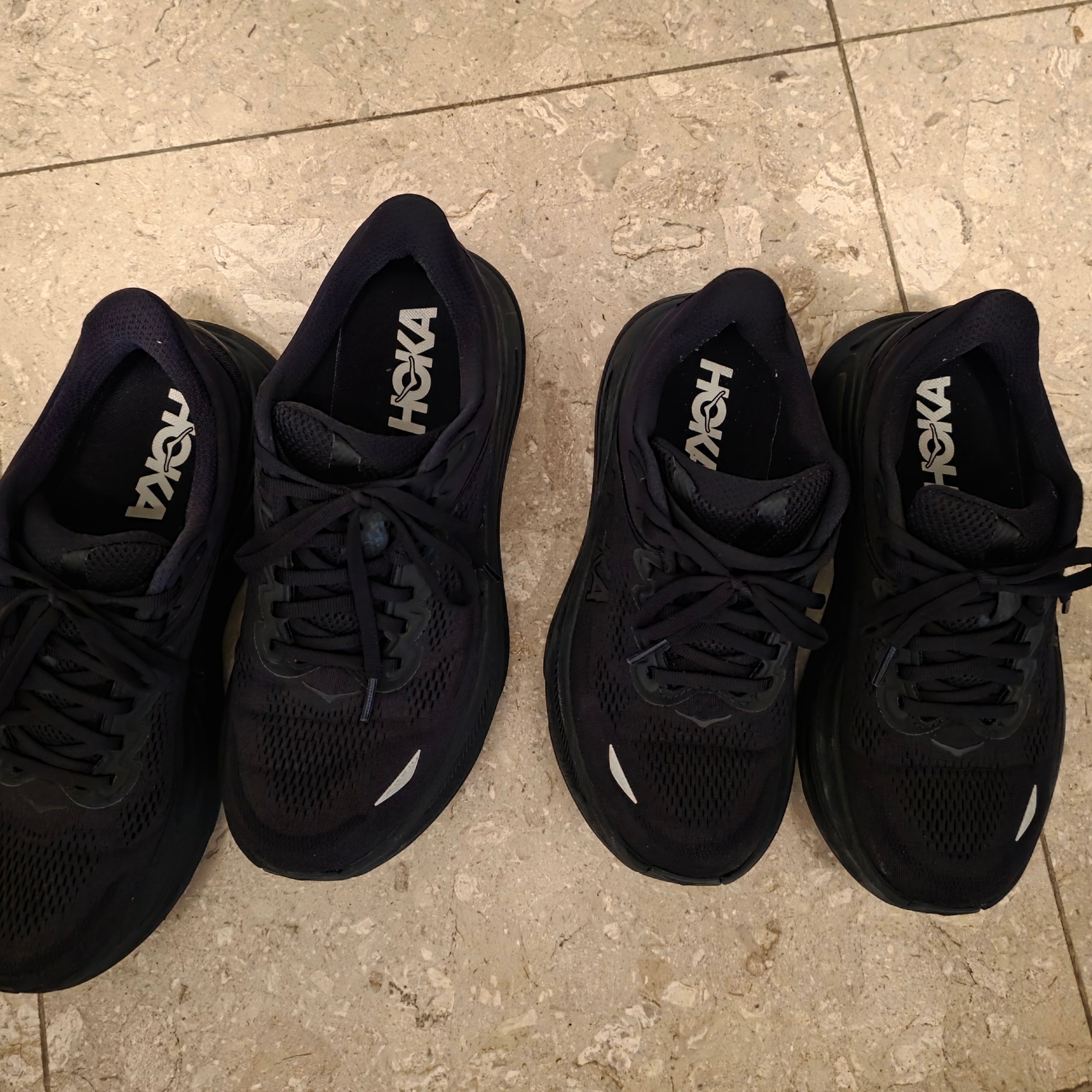 (W) Hoka Bondi 9 Black - Wide, Hoka Bondi 9 Black - Wide 착용 스타일 - 2