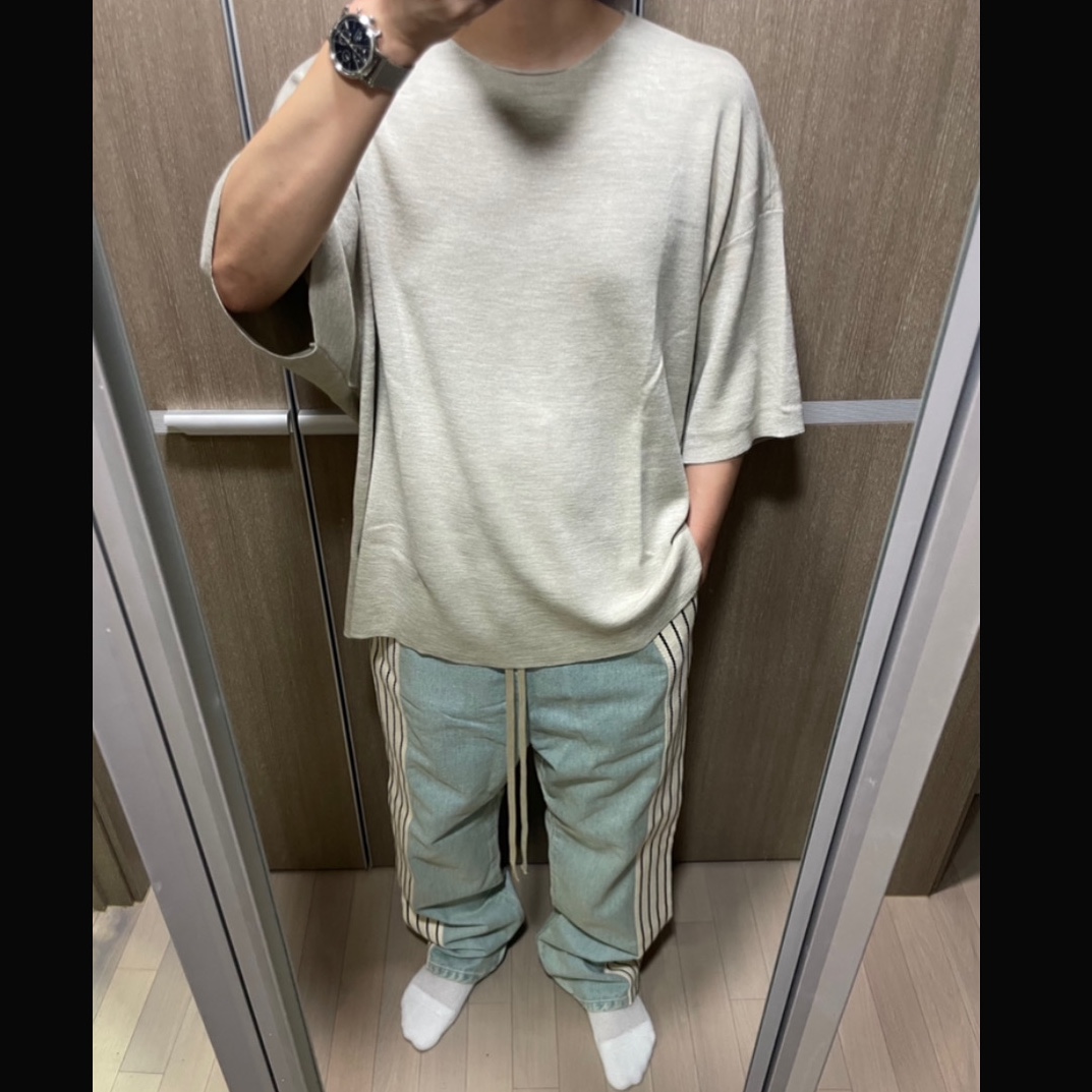 Fear of God Denim Striped Forum Pant Light Indigo, Essentials Merino Short Sleeve Sweater Heather Stone - 25SS 착용 스타일