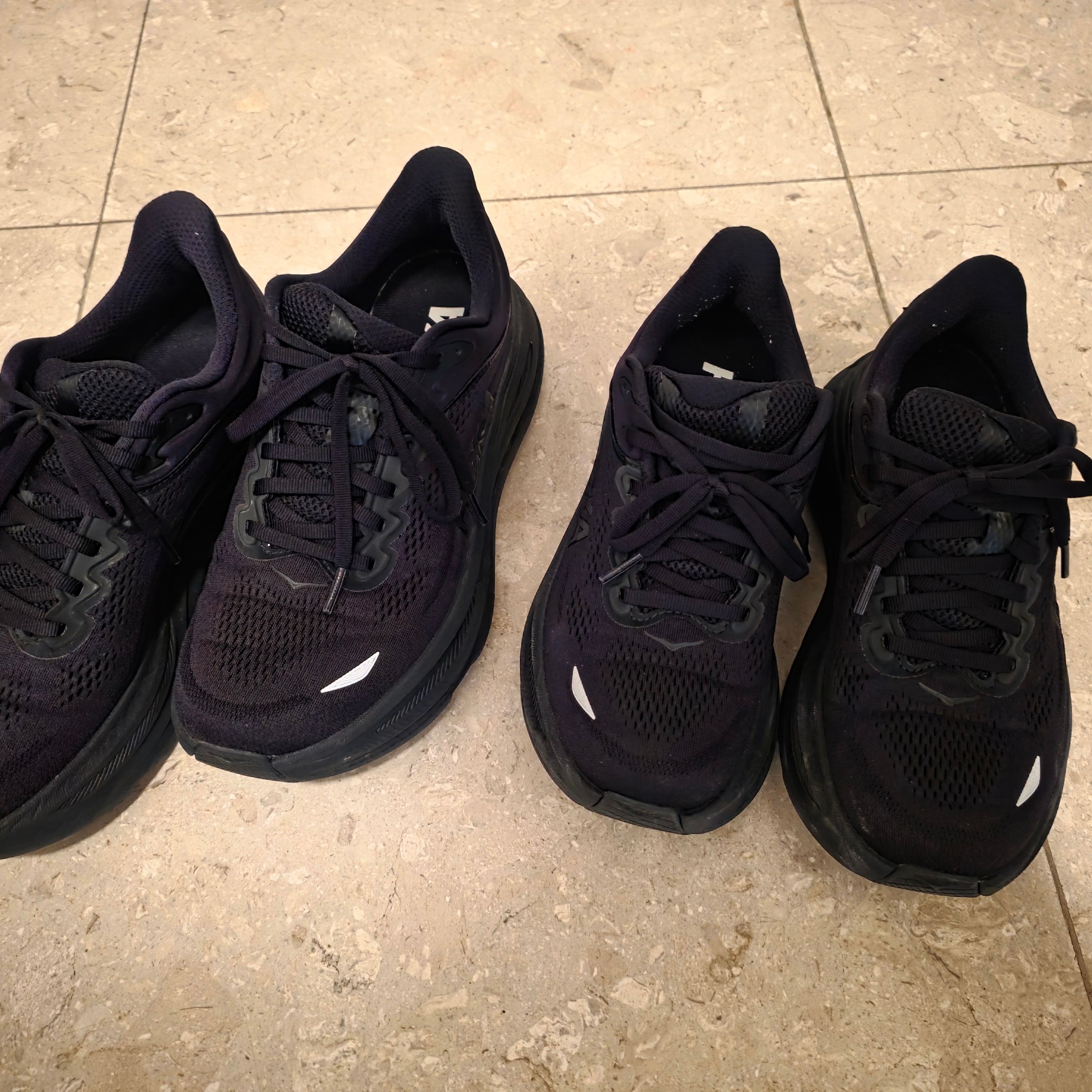 (W) Hoka Bondi 9 Black - Wide, Hoka Bondi 9 Black - Wide 착용 스타일 - 1