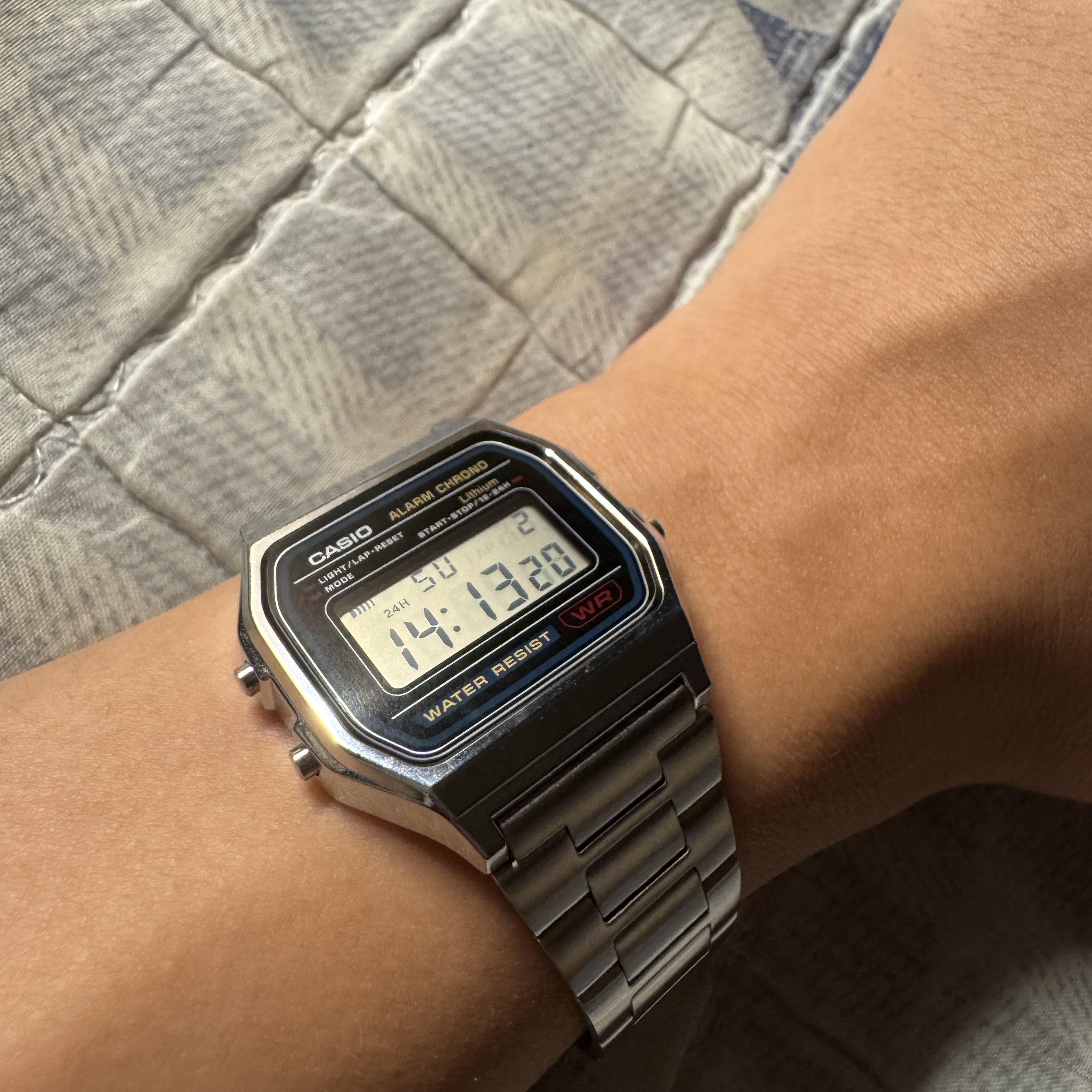 Casio A-158WA-1 착용 스타일
