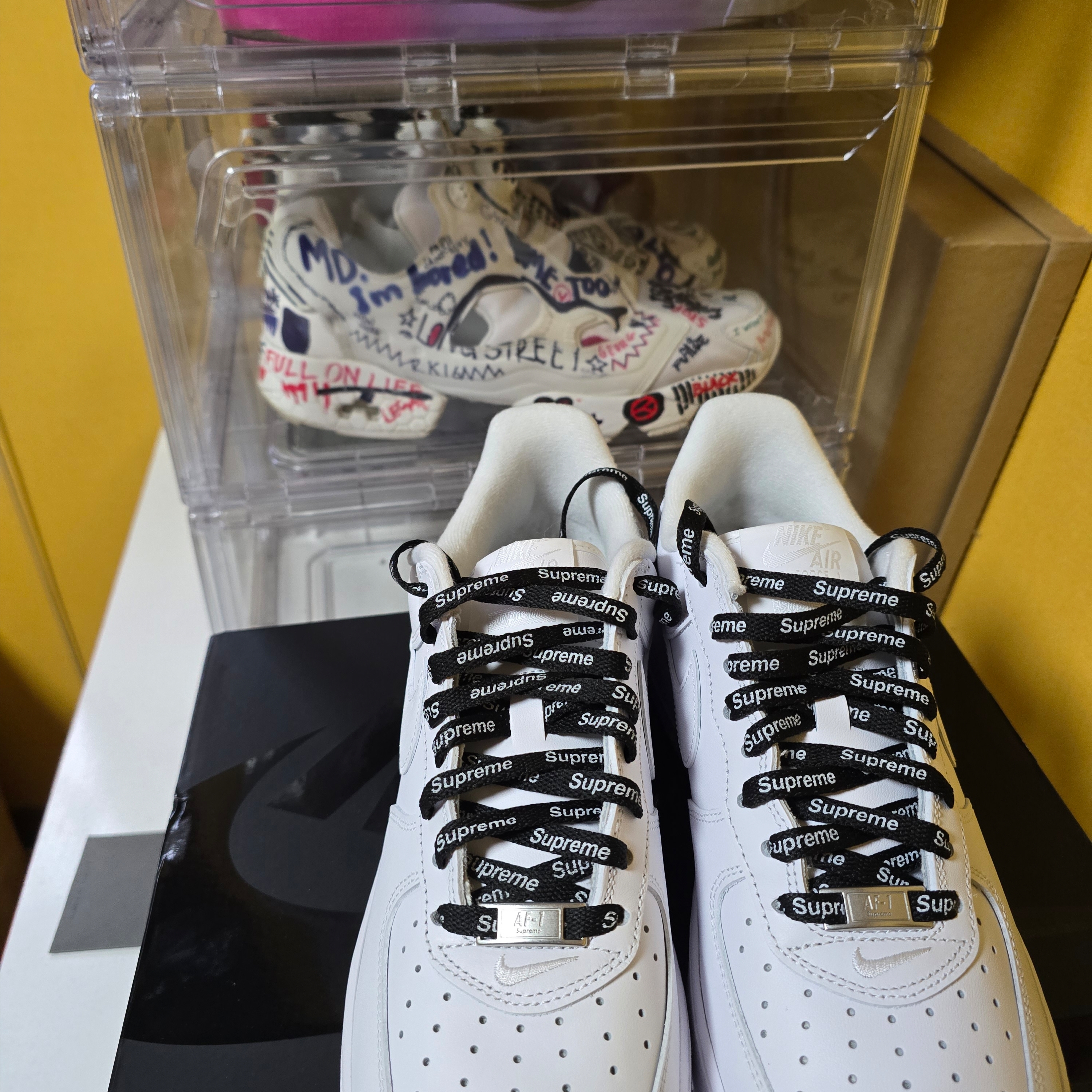 Nike x Supreme Air Force 1 Low White 착용 스타일