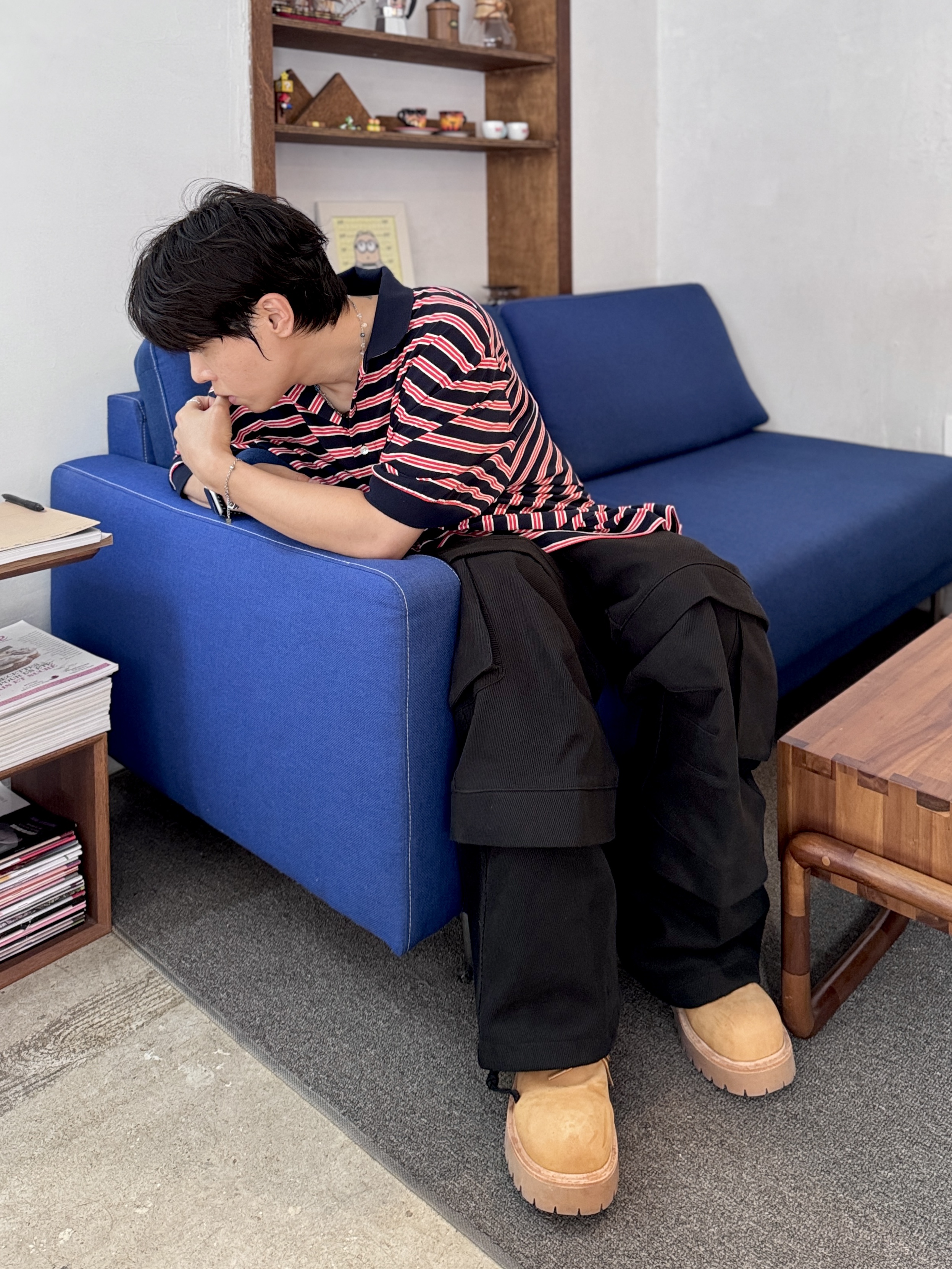 MJD Oversized Stripe Polo, MJD x Kamien Double Hole Belt Oak Brown 착용 스타일 - 5