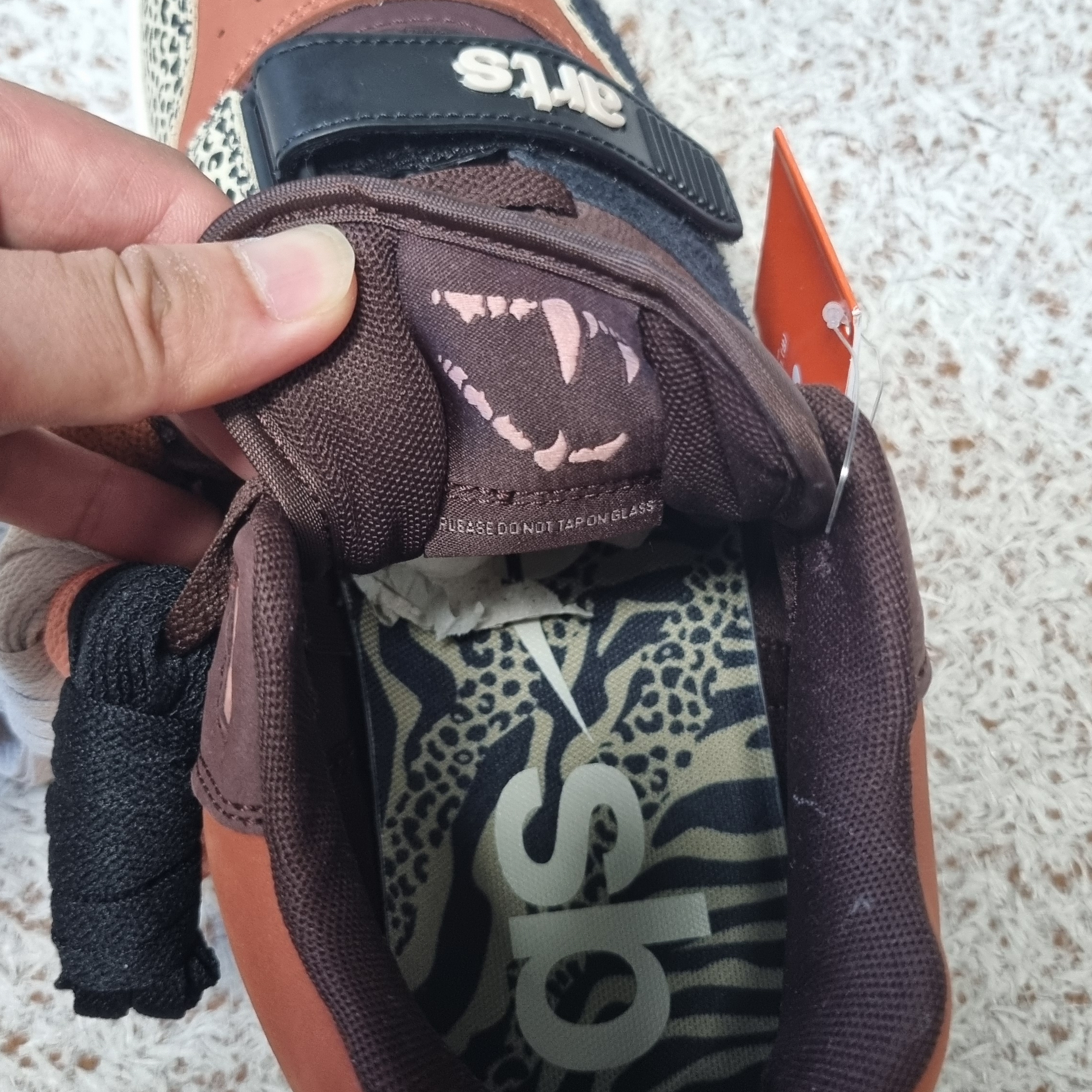 Nike x Arts-Rec Skateshop SB Air Trainer 1 Earth and Dusty Peach 착용 스타일 - 5