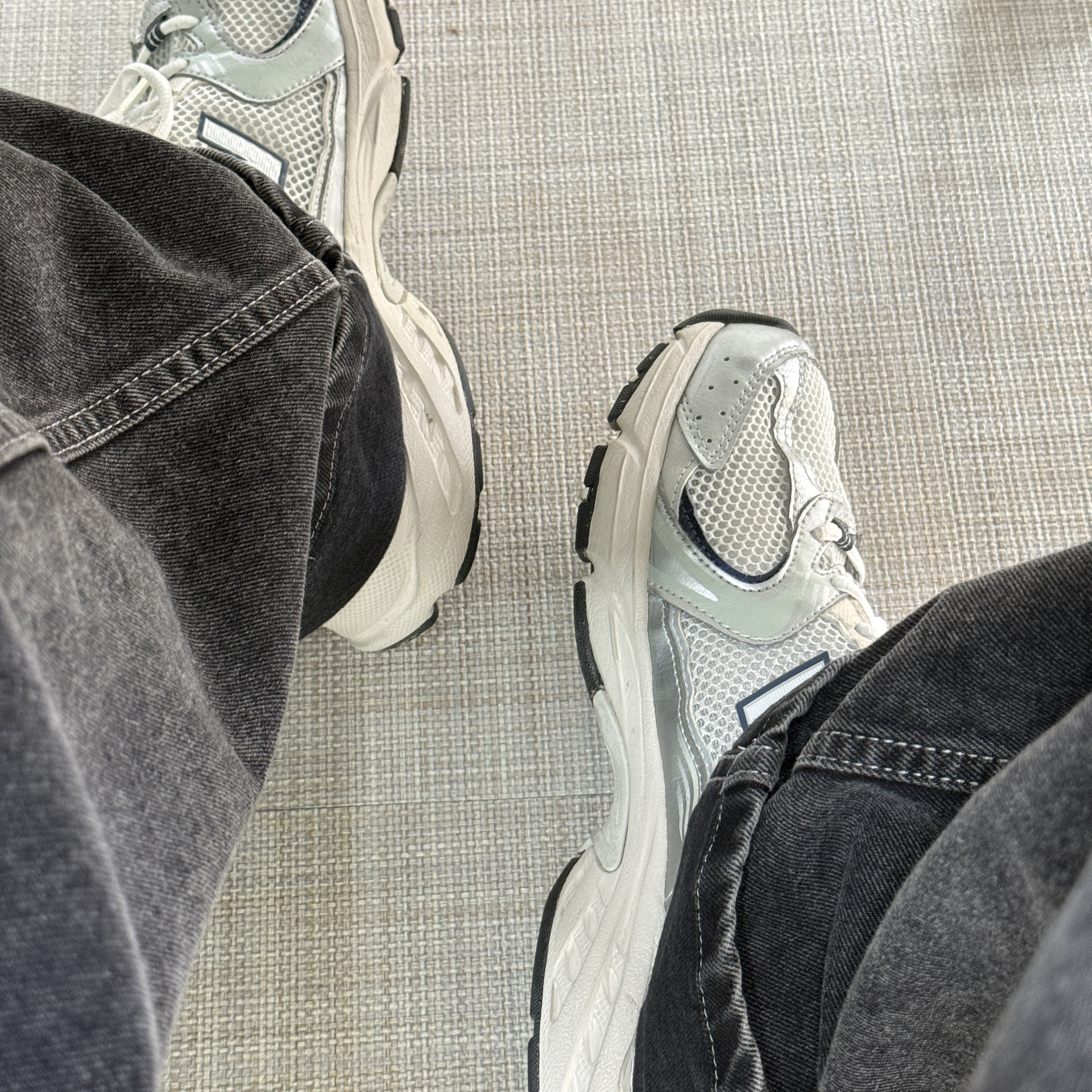 New Balance 530 Steel Grey 착용 스타일