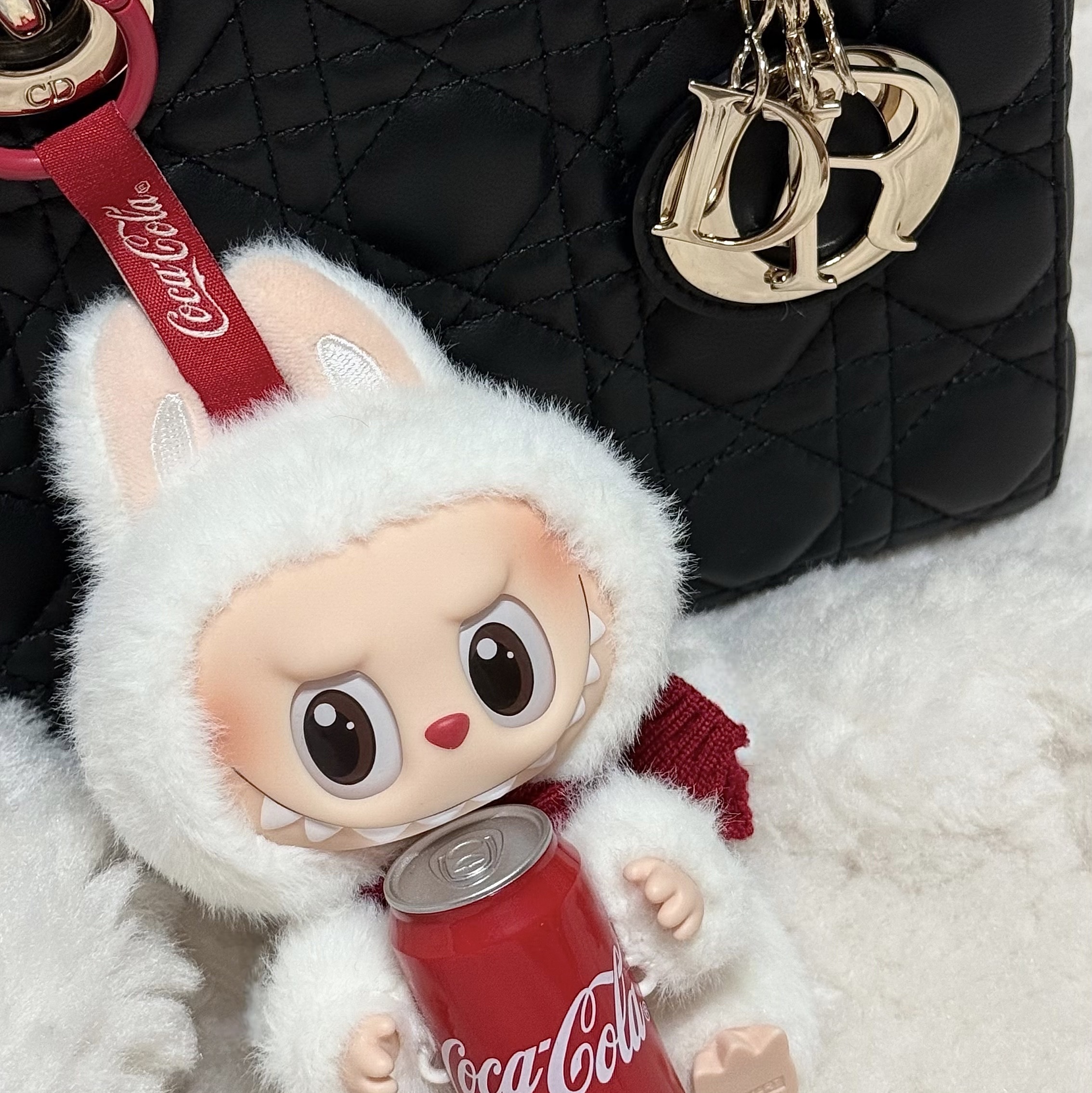Pop Mart Labubu Coca Cola Series Happy Factor Keyring (Opened Case) 착용 스타일 - 4