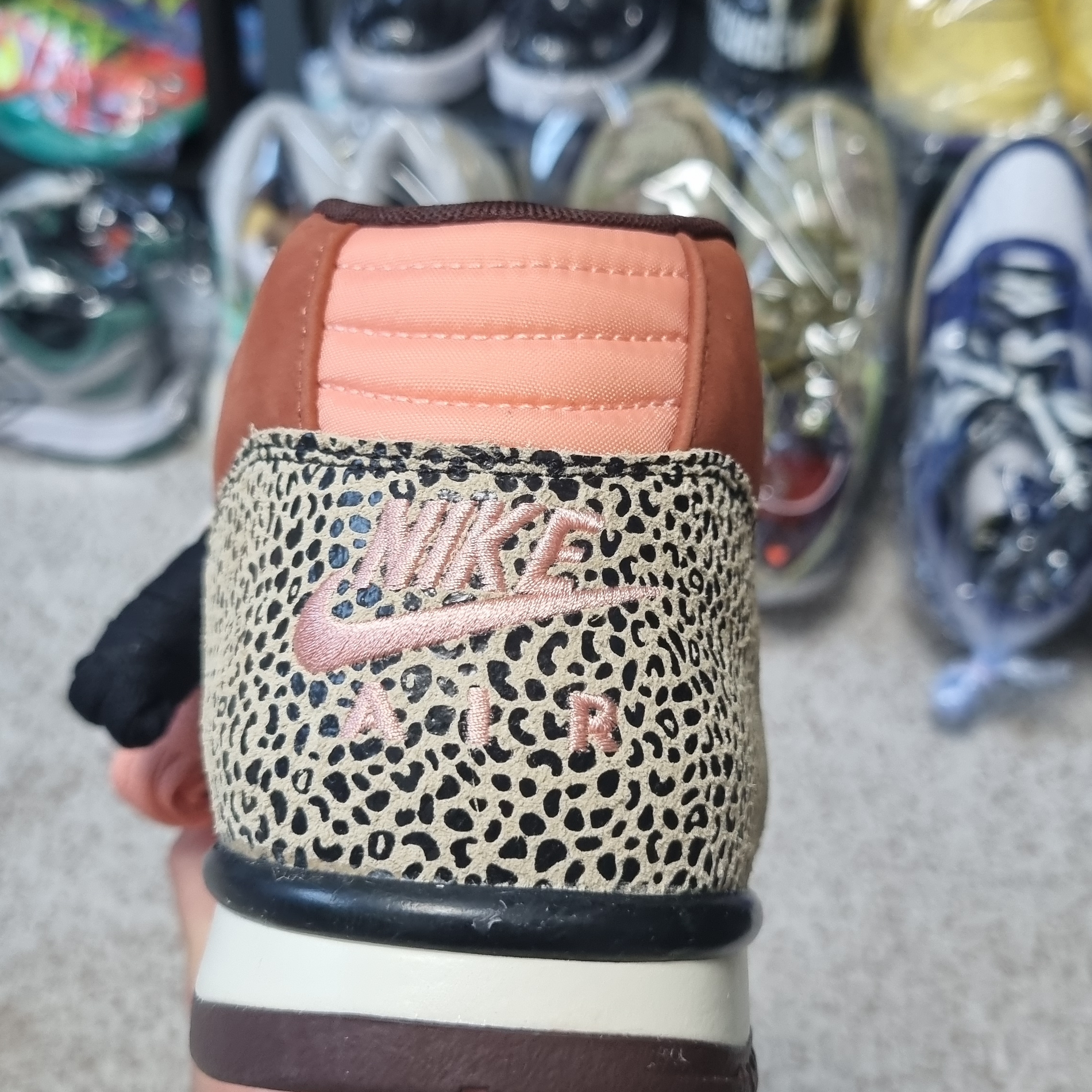 Nike x Arts-Rec Skateshop SB Air Trainer 1 Earth and Dusty Peach 착용 스타일 - 2