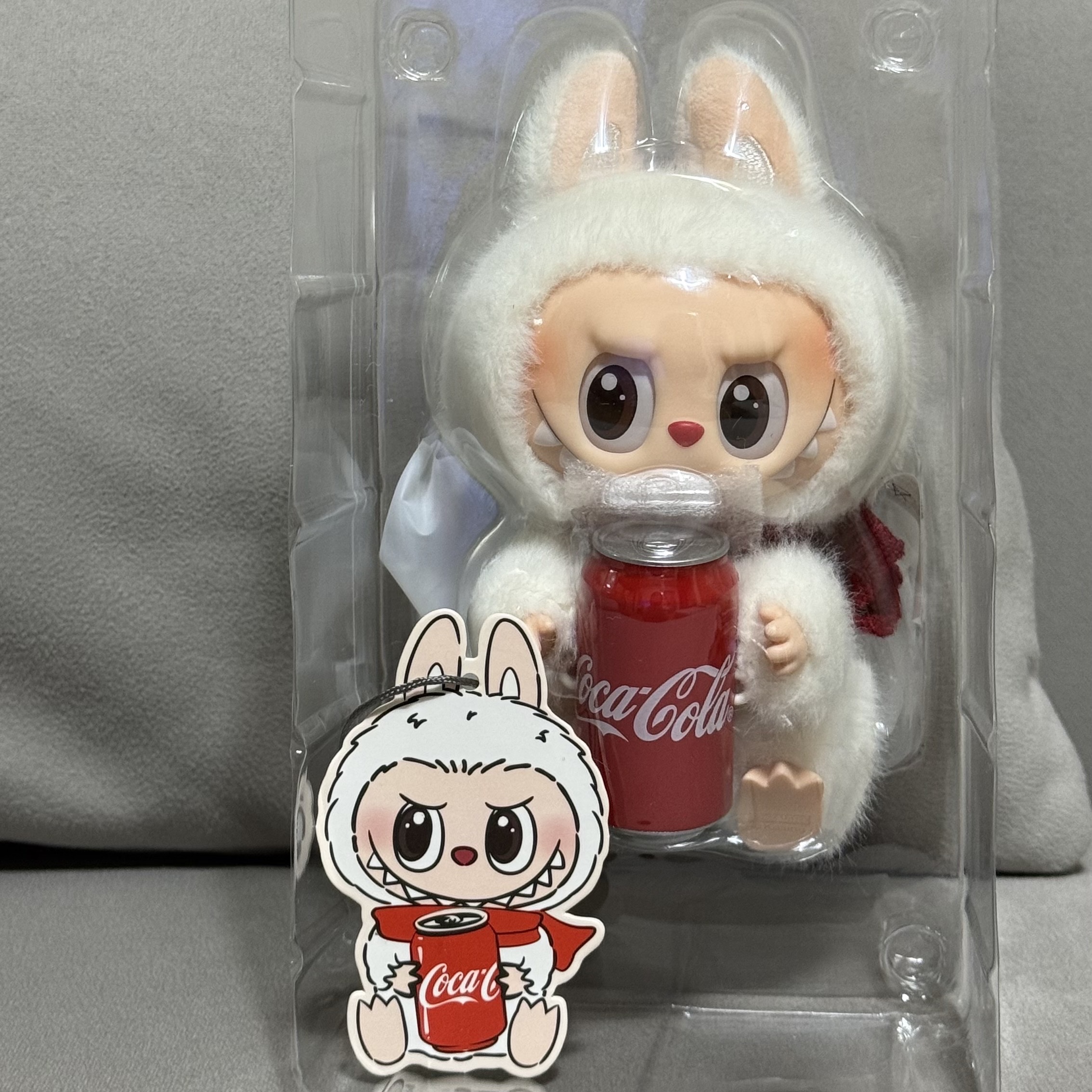 Pop Mart Labubu Coca Cola Series Happy Factor Keyring (Opened Case) 착용 스타일 - 2