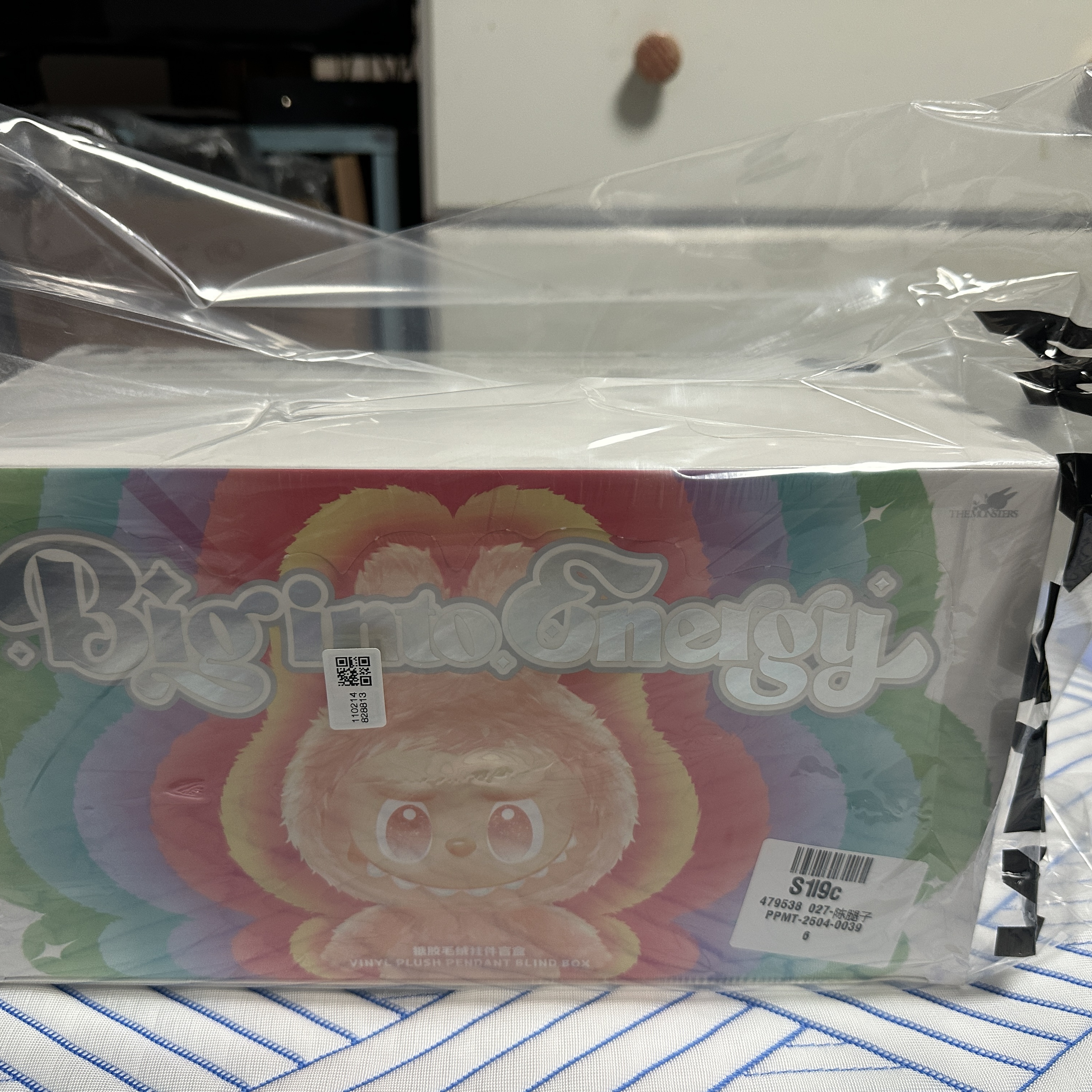Pop Mart Labubu The Monsters Highlight Series Sealed Case (6 Blind Boxes), Pop Mart Labubu The Monsters Highlight Series ID Keyring (Opened Case) 착용 스타일 - 1