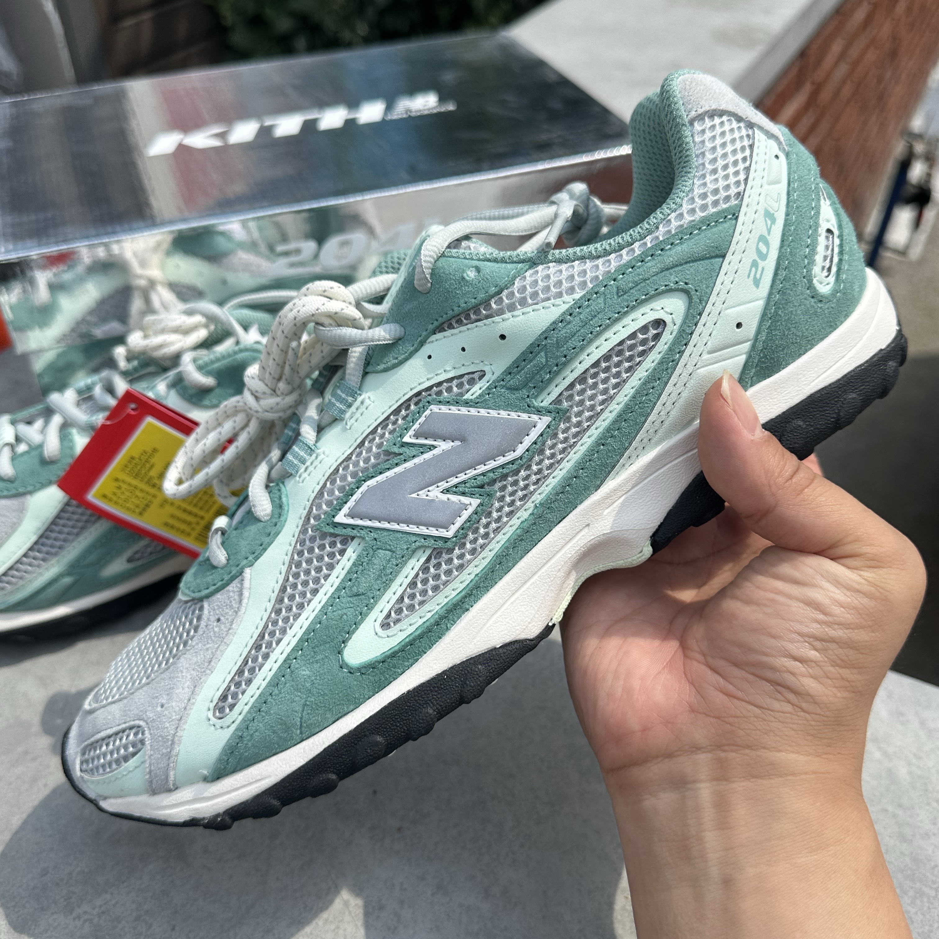 New Balance x Kith 204L Green Silver Grey 착용 스타일