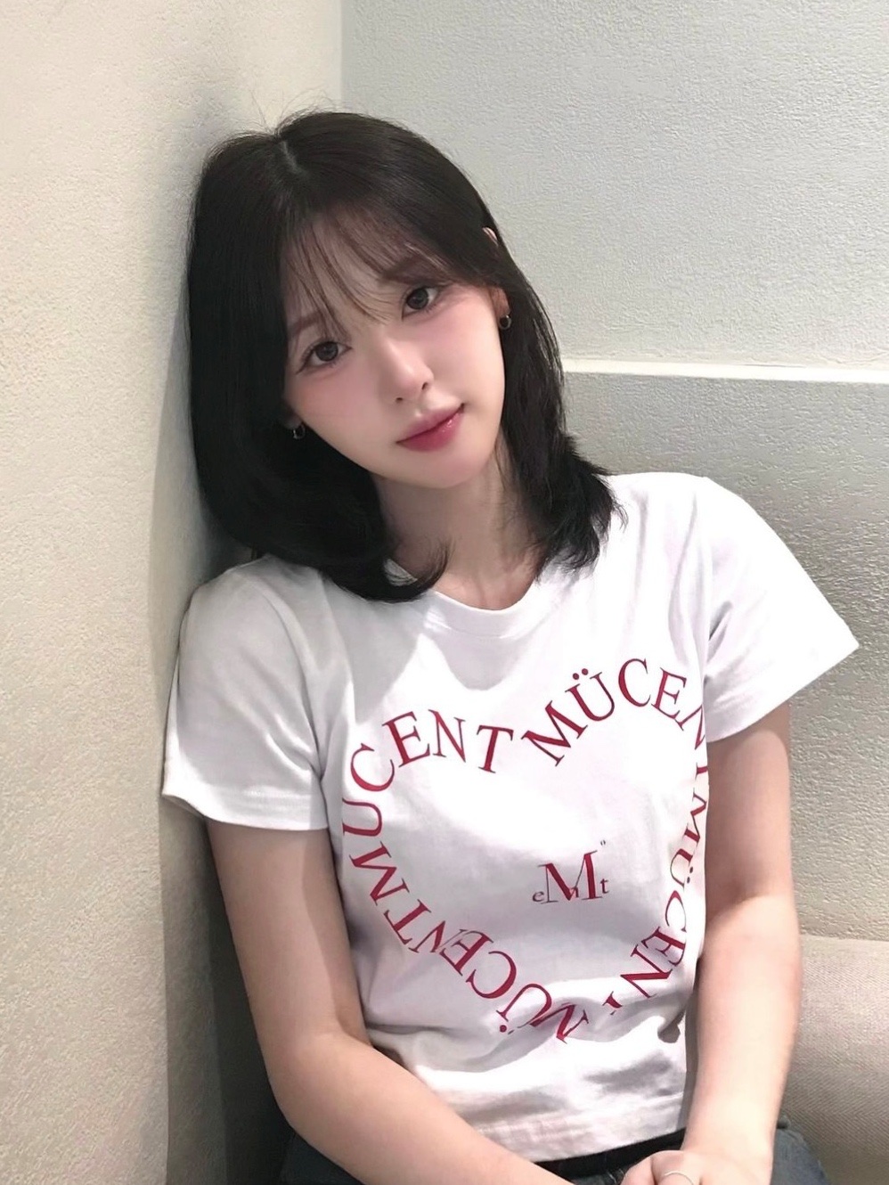 MUCENT Heart Lettering Half T White 착용 스타일