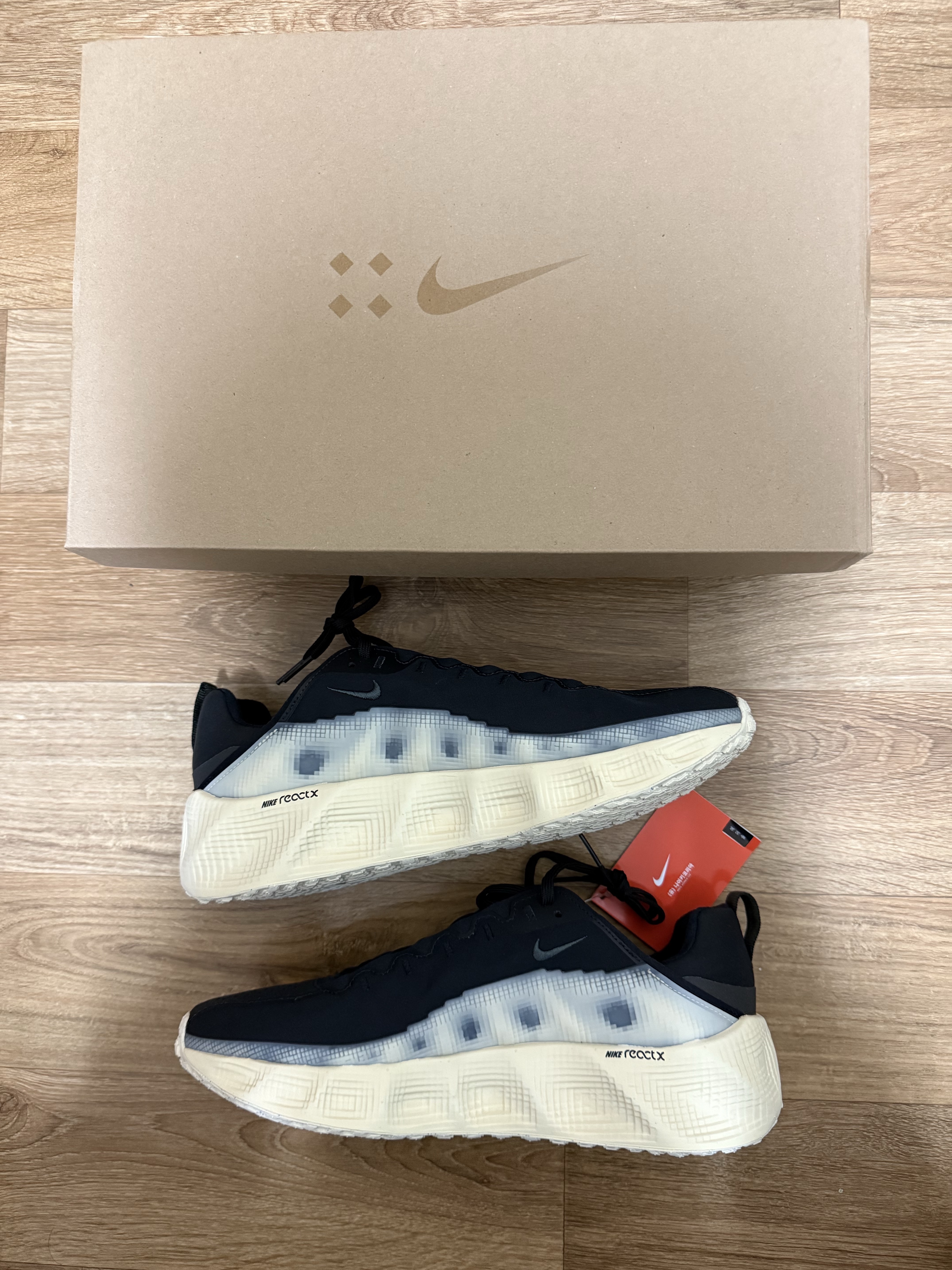 Nike Ava Rover Black Muslin 착용 스타일 - 2