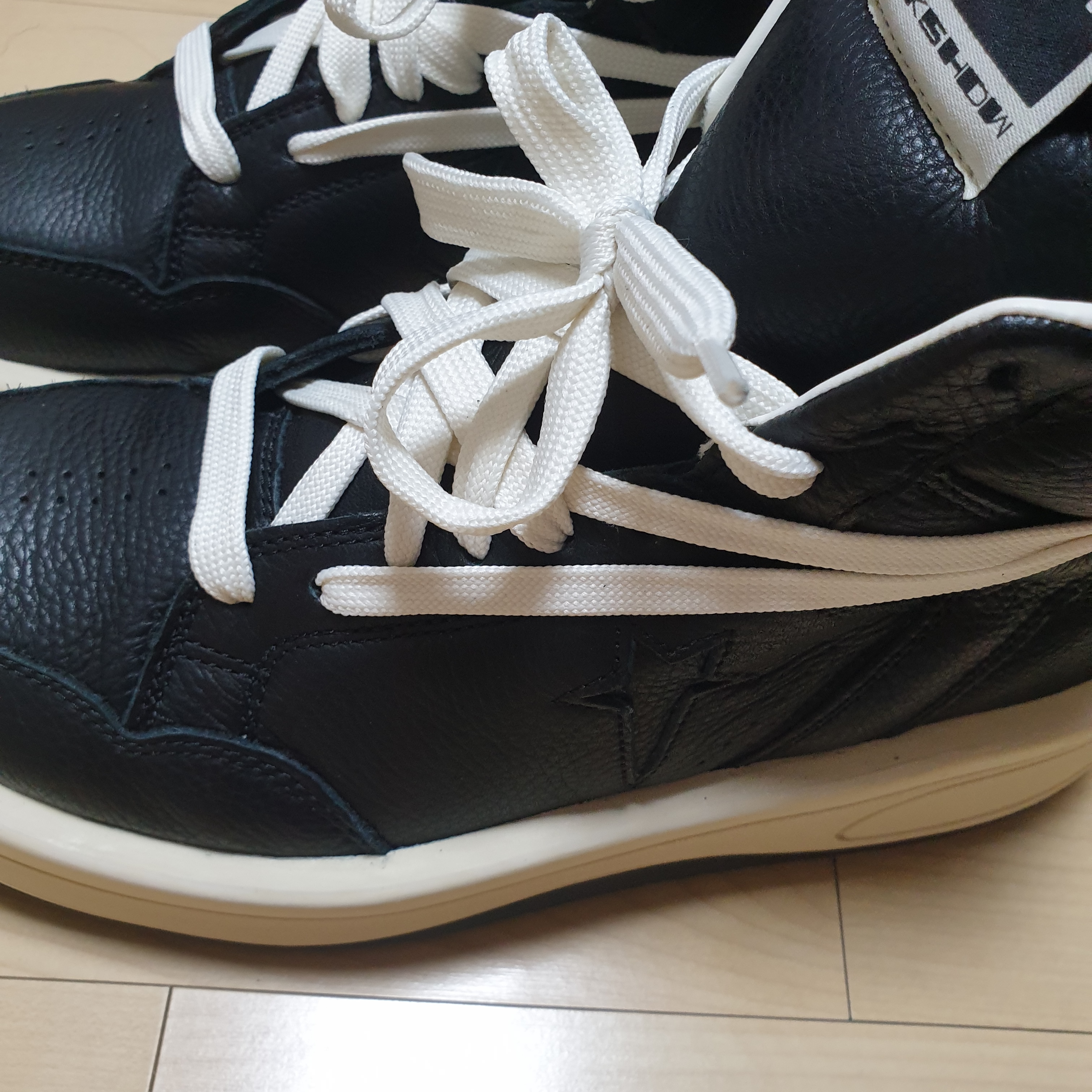 Converse x Drkshdw Turbowpn Black 착용 스타일 - 3