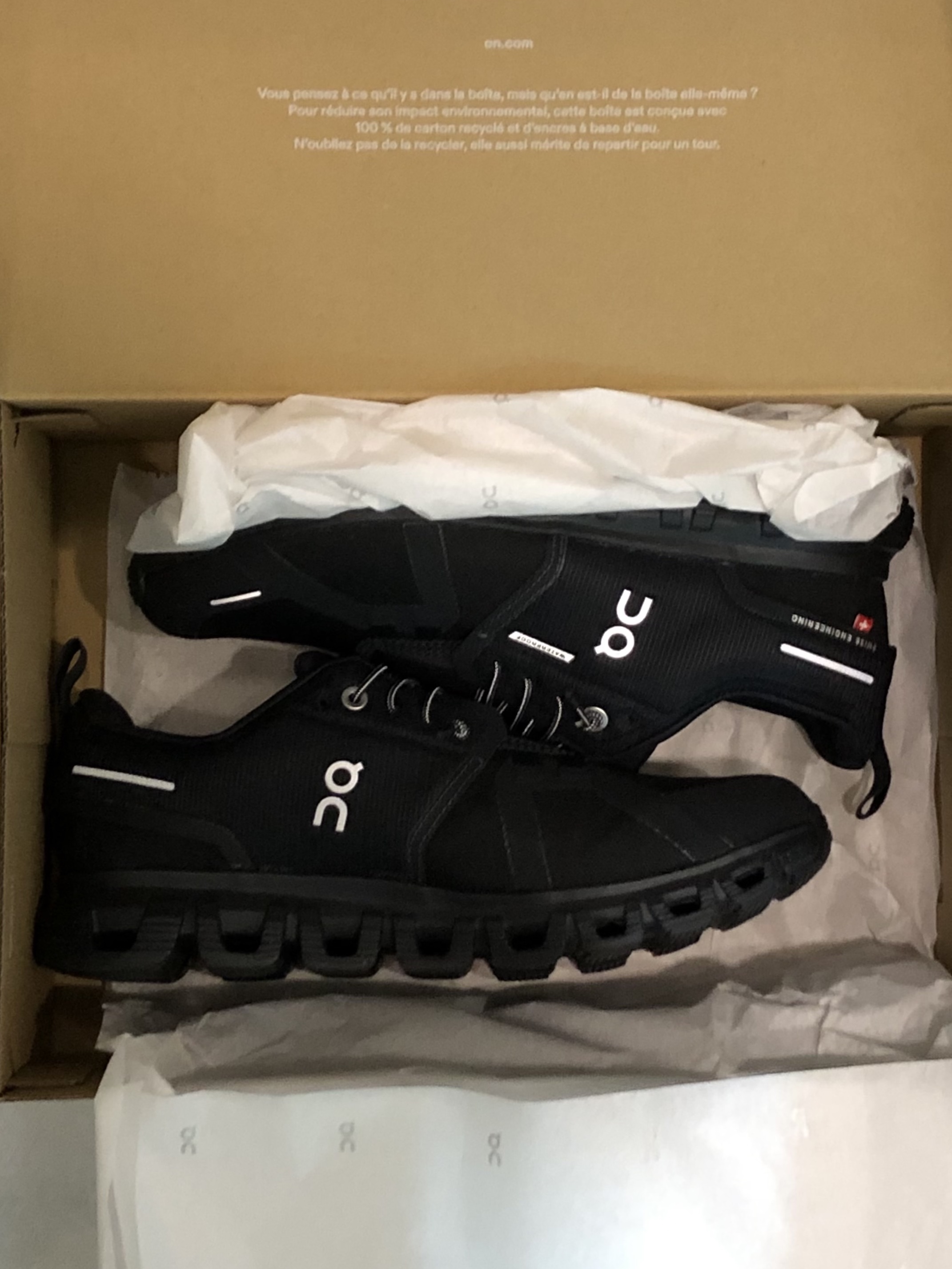 (W) On Running Cloud 6 WP Black, (W) On Running Cloud 5 Waterproof All Black 착용 스타일