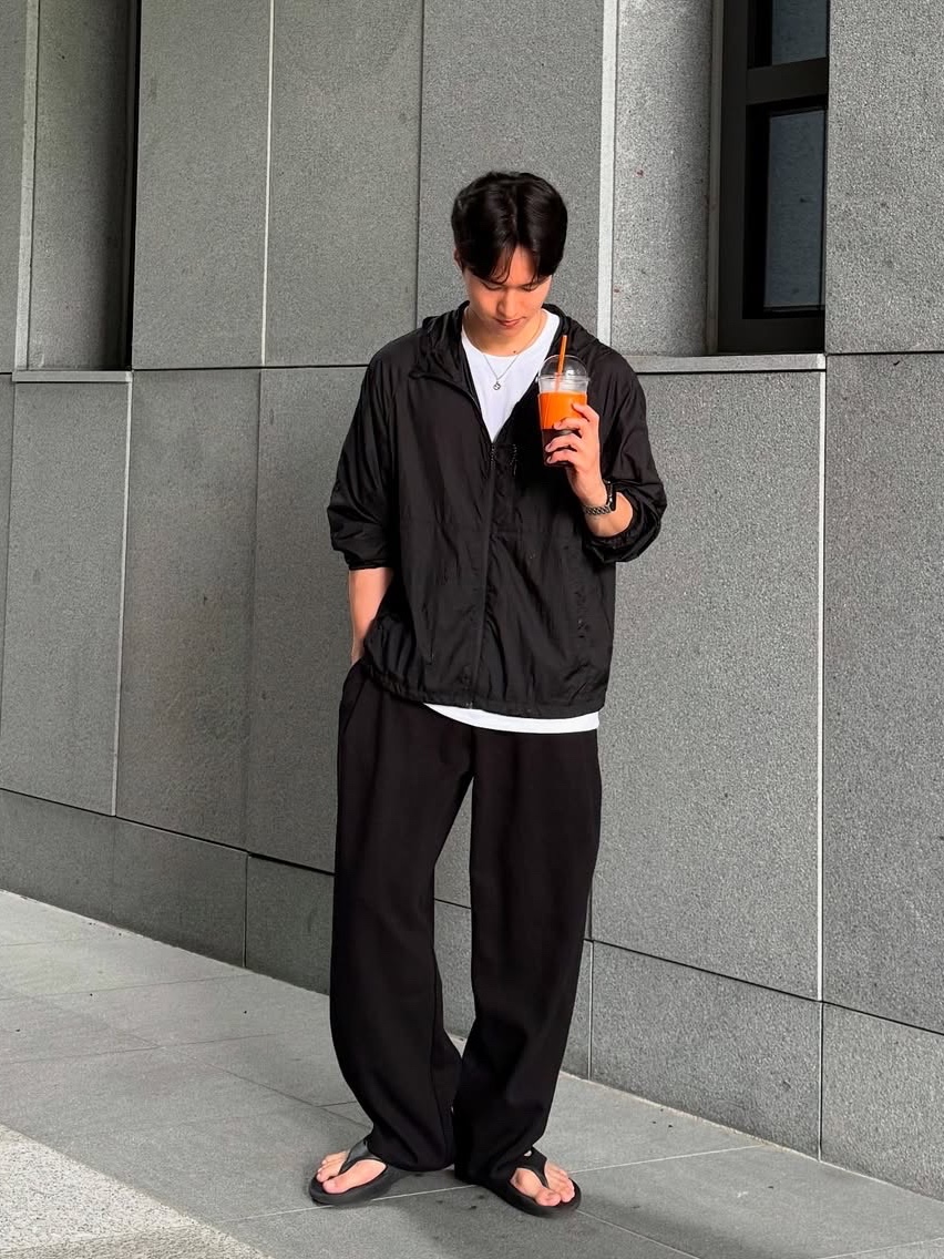 Knitted Curved Training Pants Black 착용 스타일