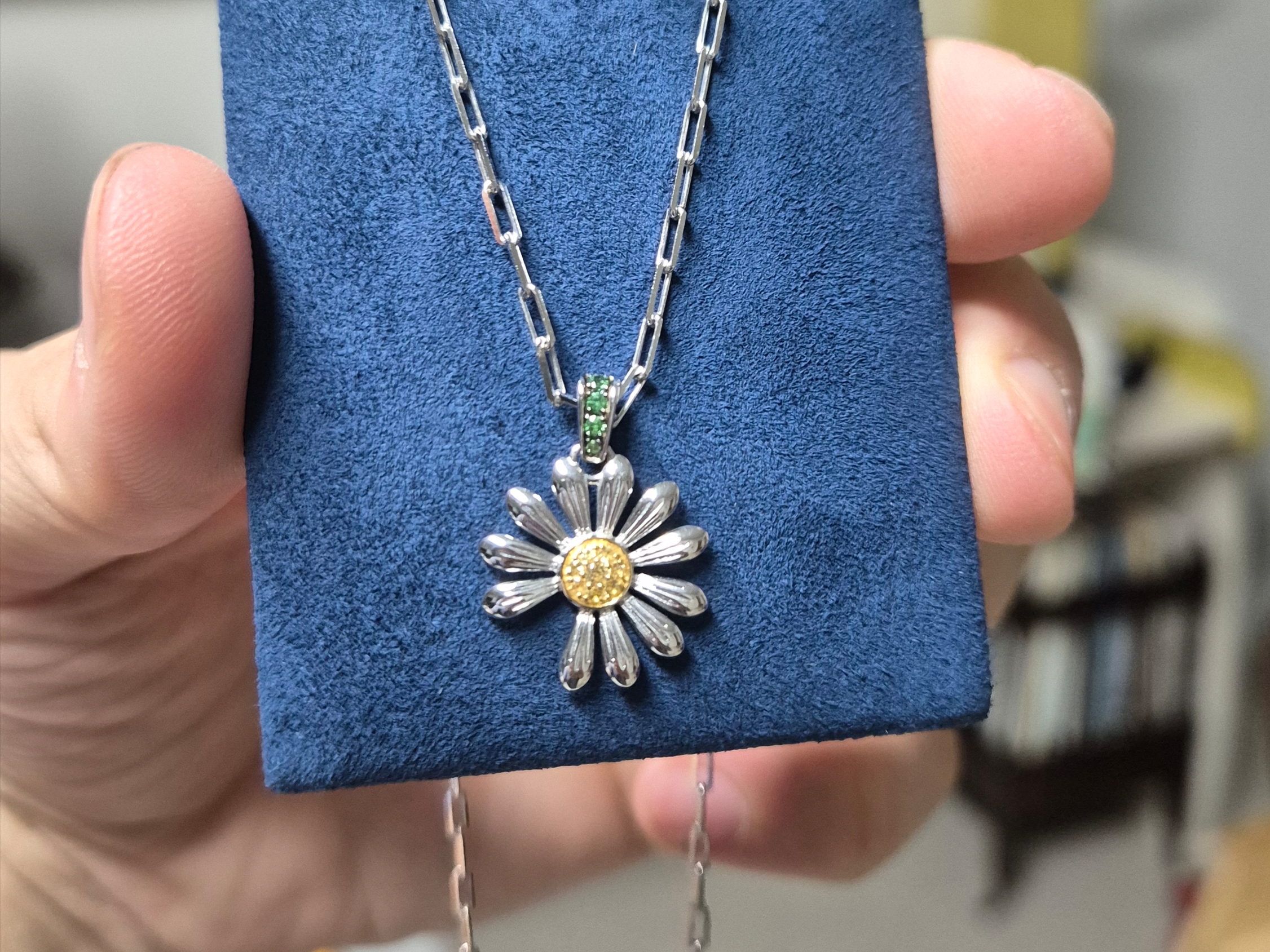 Jacob & Co x Peaceminusone Pendant Sterling Silver & Yellow Gold 착용 스타일 - 2