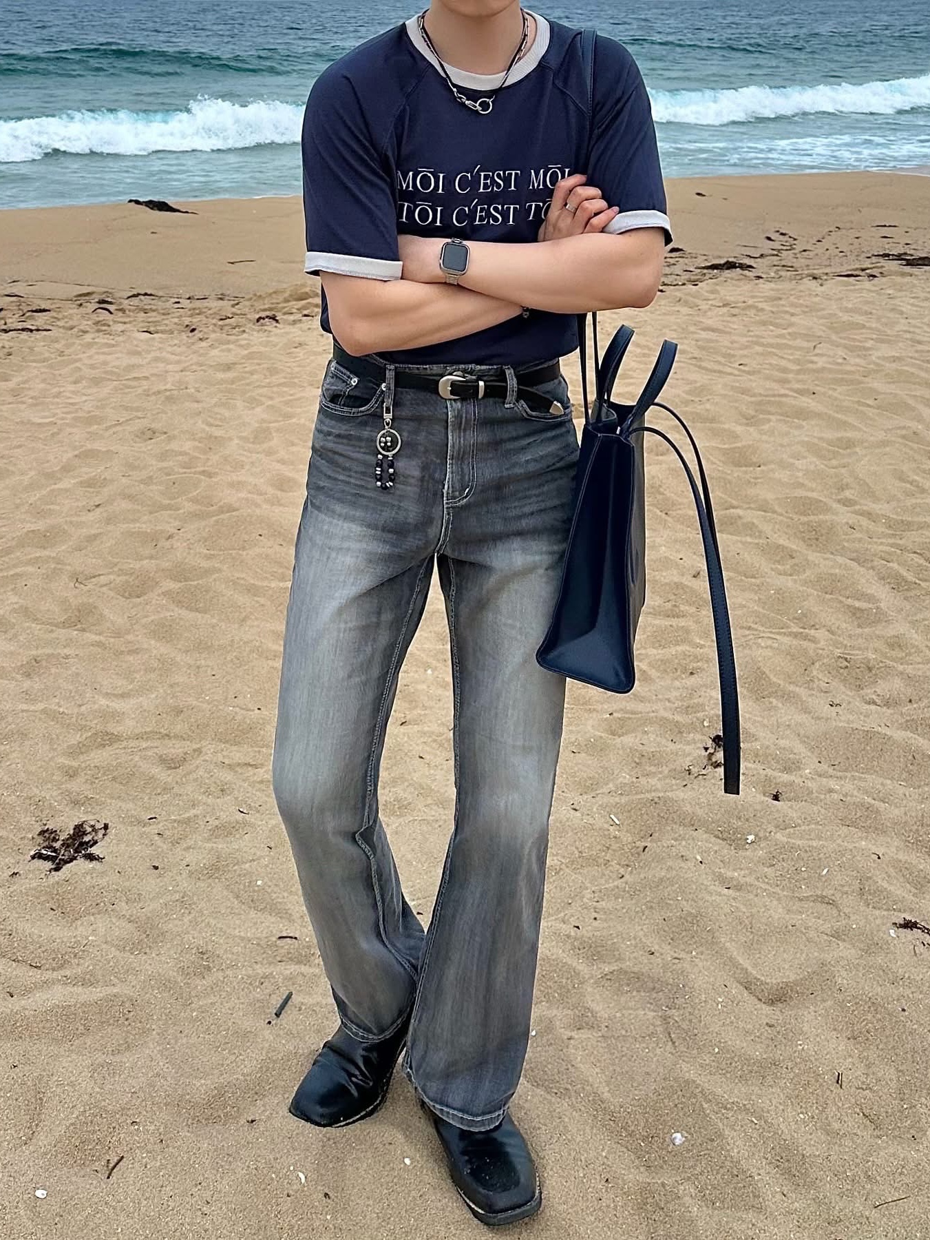 Telfar Medium Shopping Bag Navy 착용 스타일 - 8