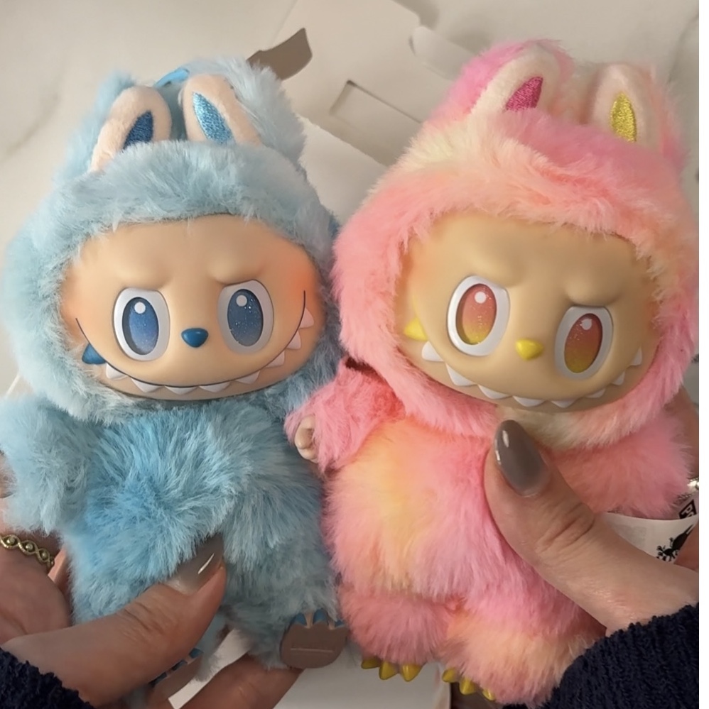 Pop Mart Labubu The Monsters Highlight Series Sealed Case (6 Blind Boxes), Pop Mart Crybaby x Powerpuff Girls Series Keyring Bunny Buttercup (Opened Case) 착용 스타일 - 1