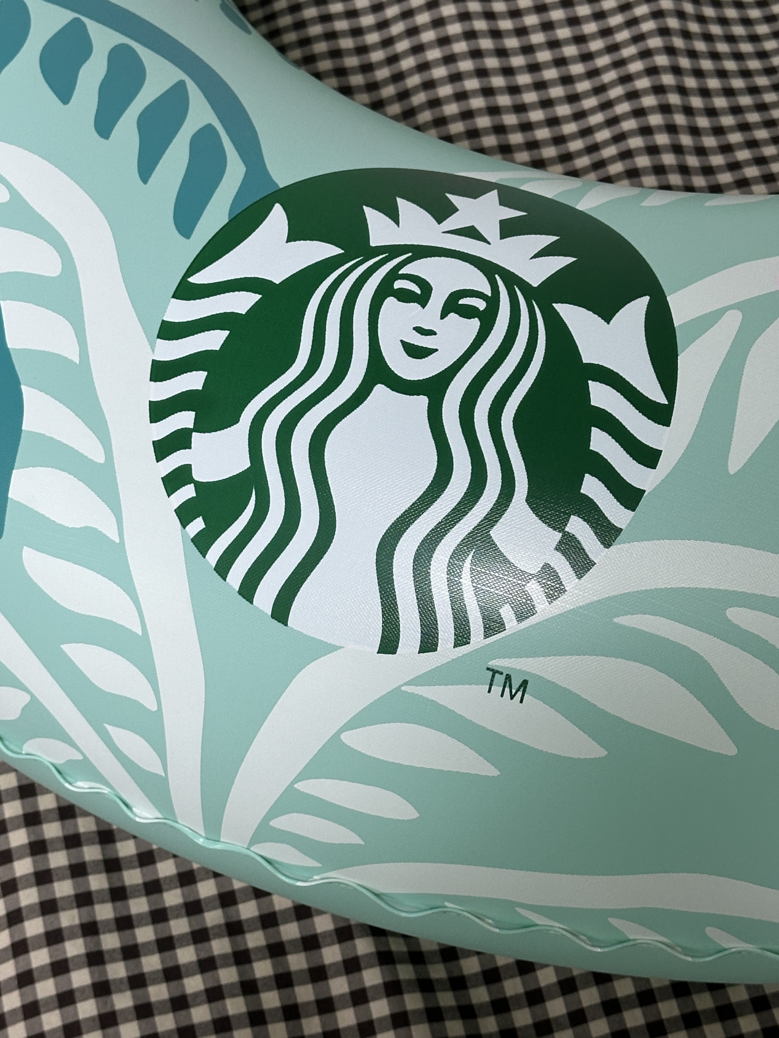 Starbucks Aloha Tube 착용 스타일