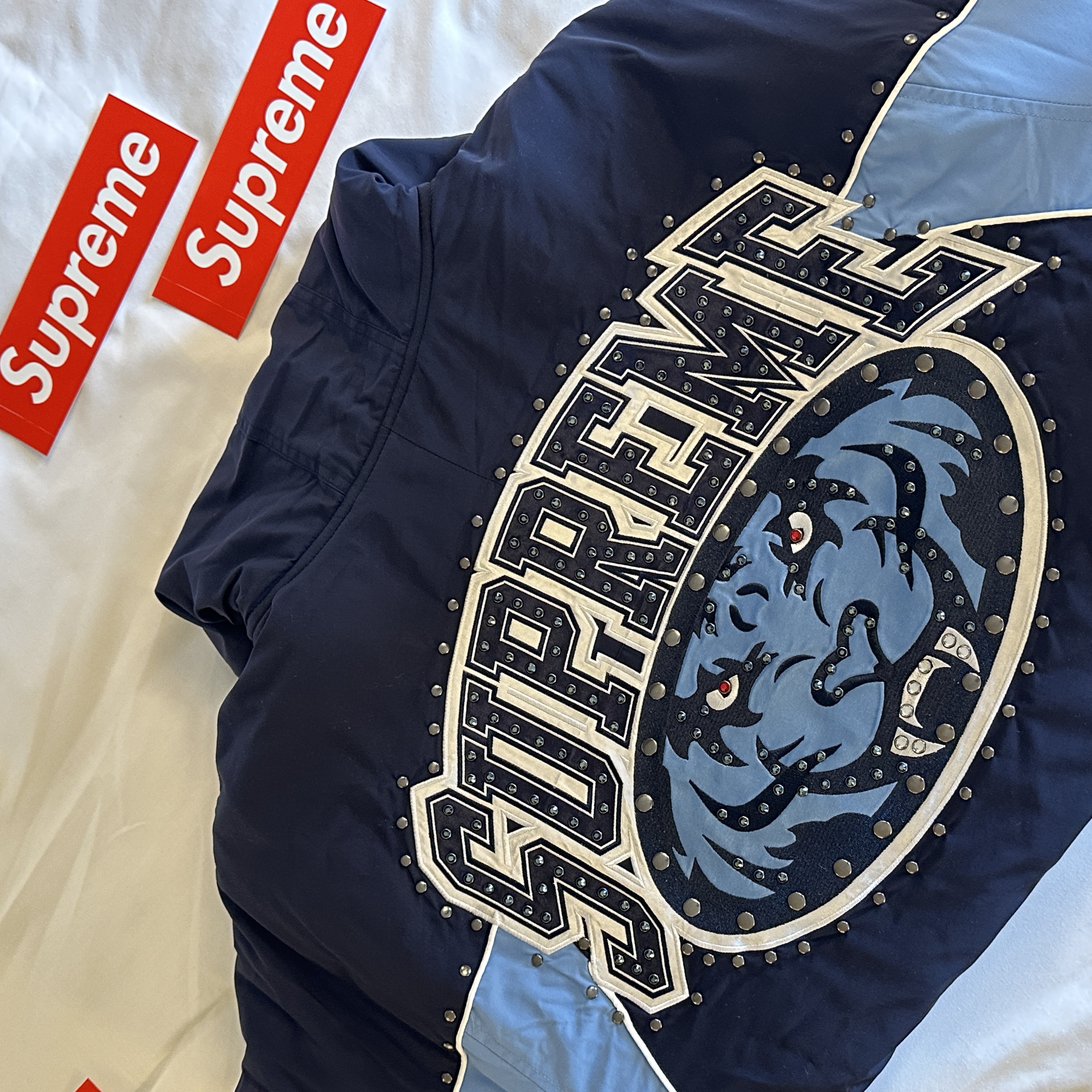 Supreme Studded Stadium Jacket Navy - 25SS 착용 스타일