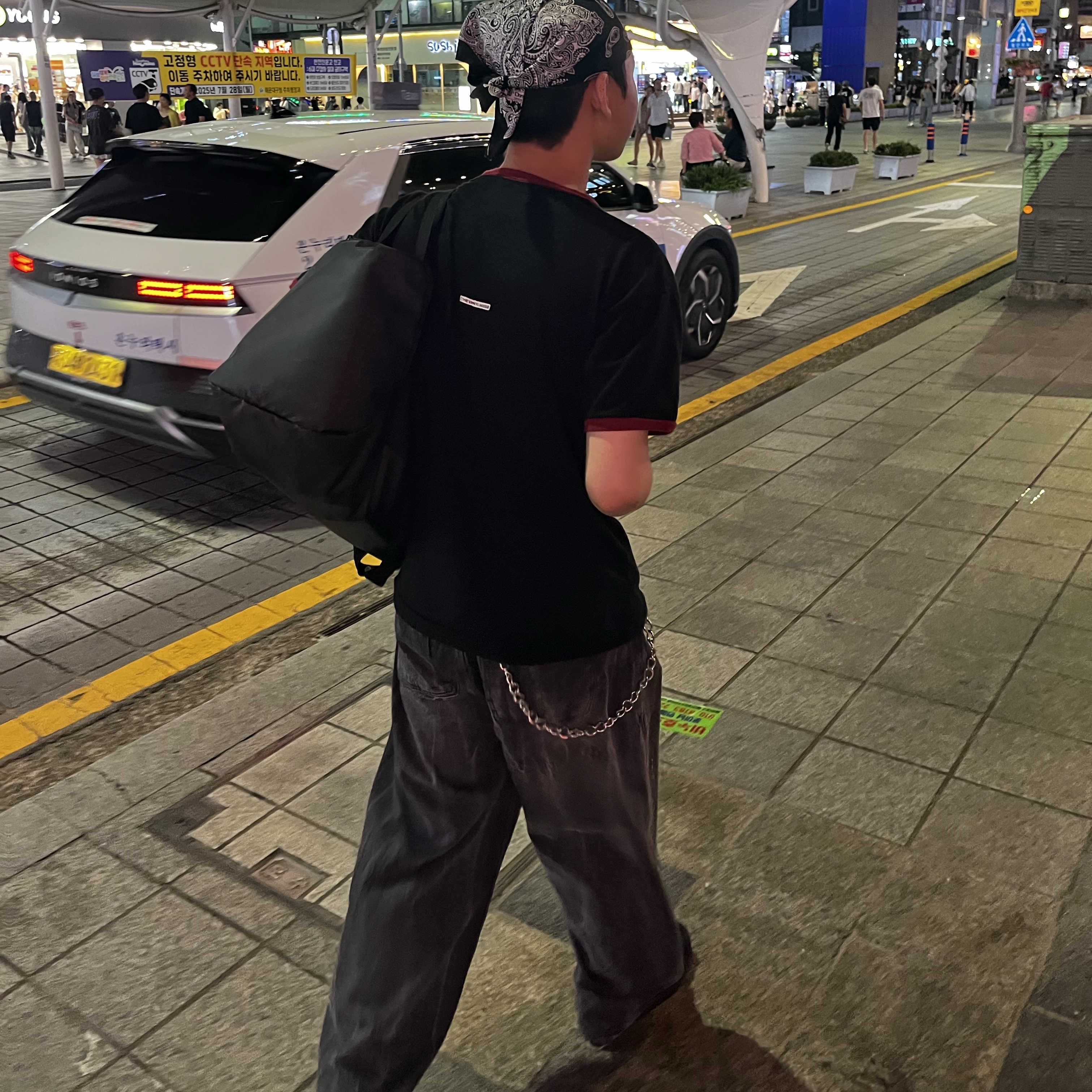 [KREAM 단독] Thevinylhouse Cowboy Pictogram Ringer Tee Black, Millo Archive Reflect Curved Pants Washed Black 착용 스타일 - 2