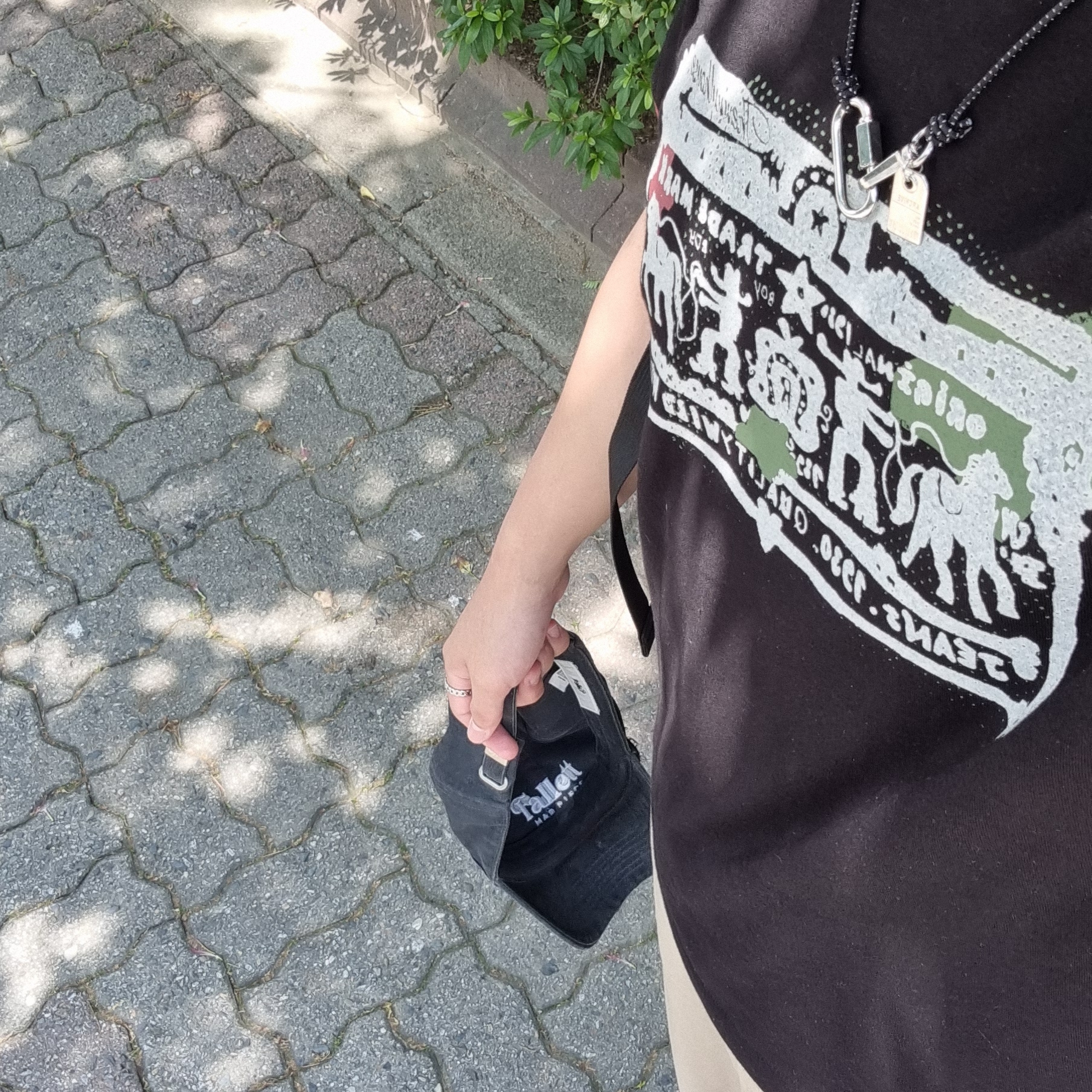 [KREAM 단독] Thevinylhouse Cowboy Pictogram Ringer Tee Black 착용 스타일