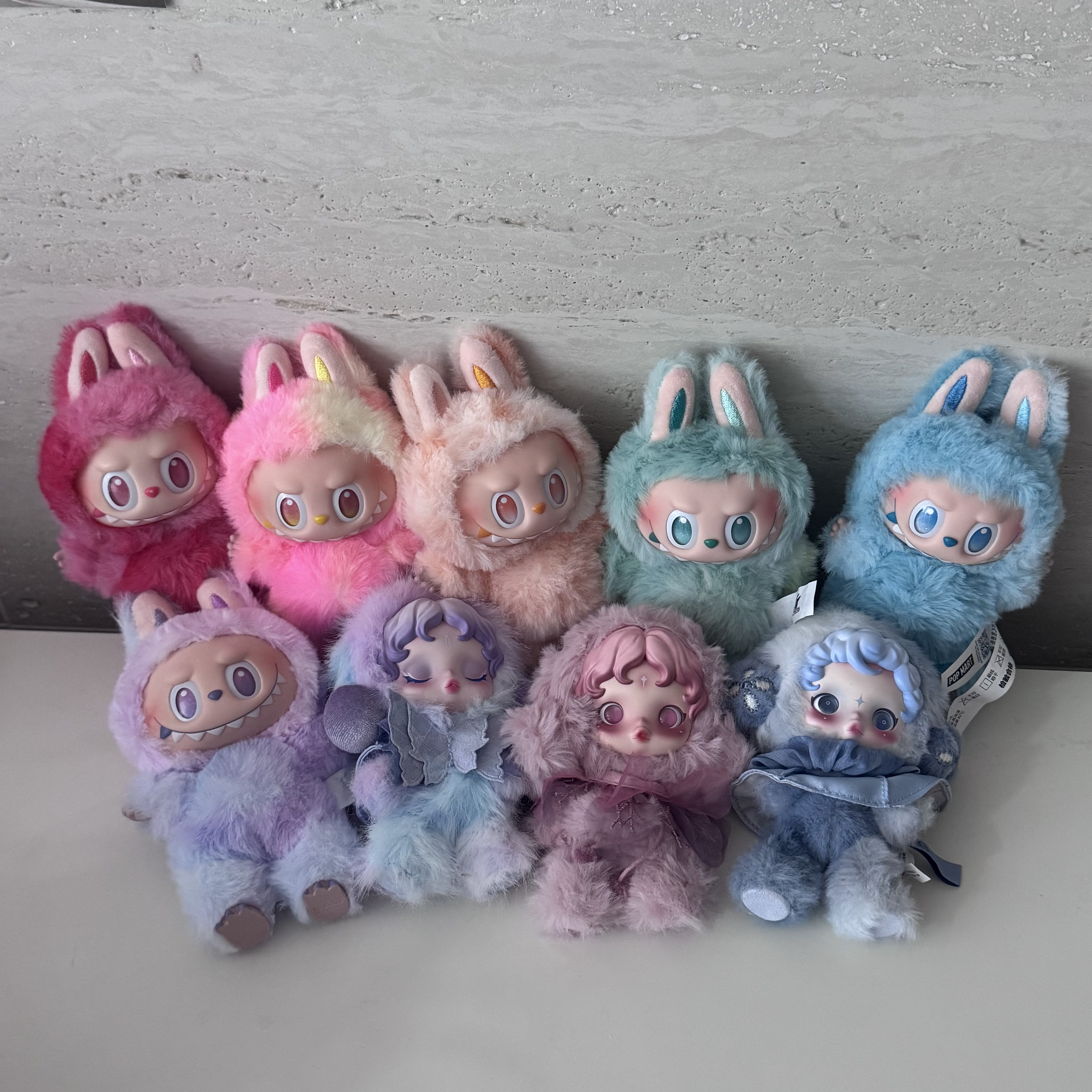 Pop Mart Skullpanda L’Impressionnisme Series Plush Doll Dew (Opened Case), Pop Mart Skullpanda L’Impressionnisme Series Plush Doll Windflower (Opened Case) 착용 스타일