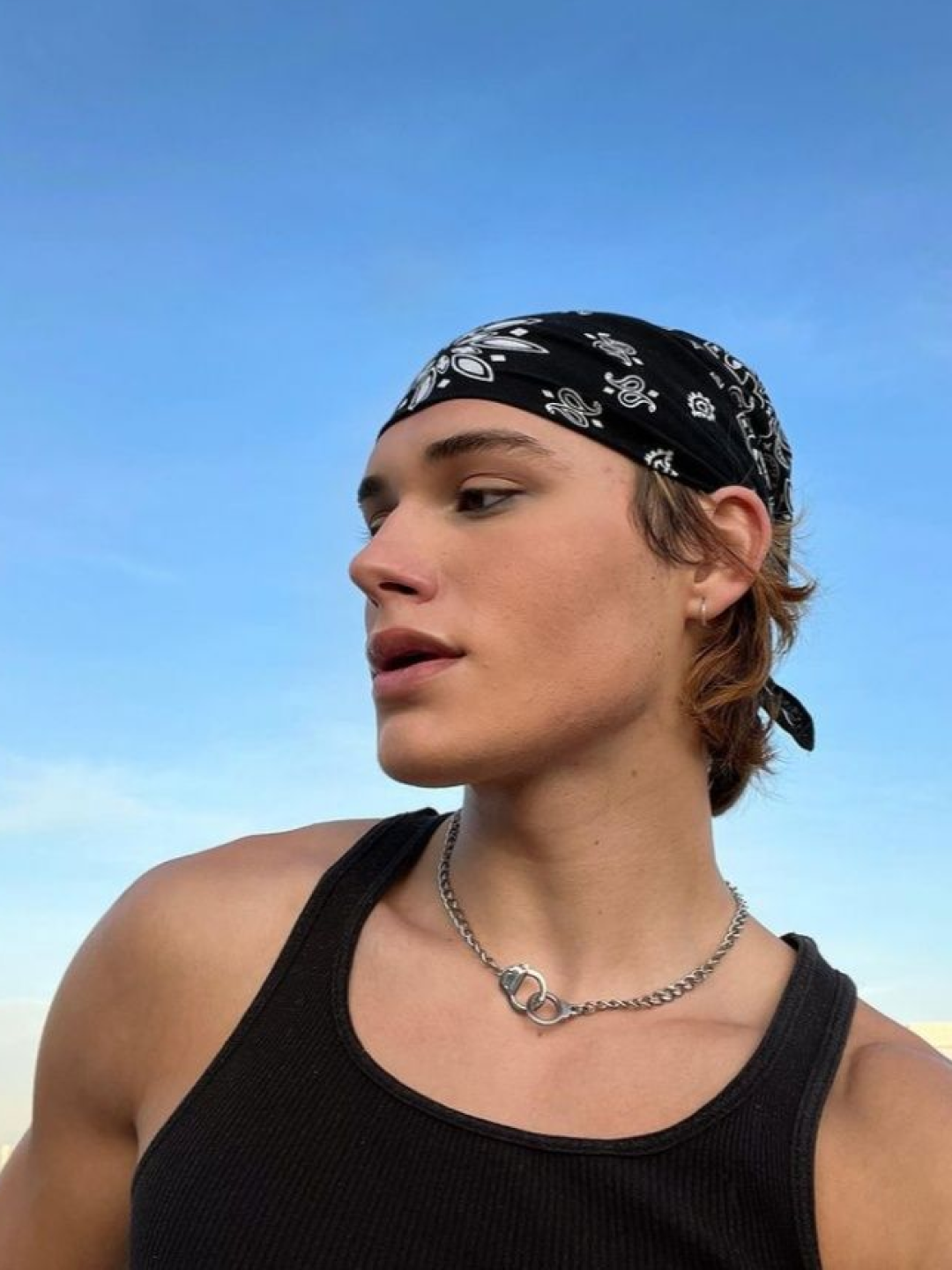 Supreme Hav-A-Hank Bandanas Multicolor (Set of 3) - 24SS, Greenbutter Butter Wing Bandana Green 착용 스타일 - 4