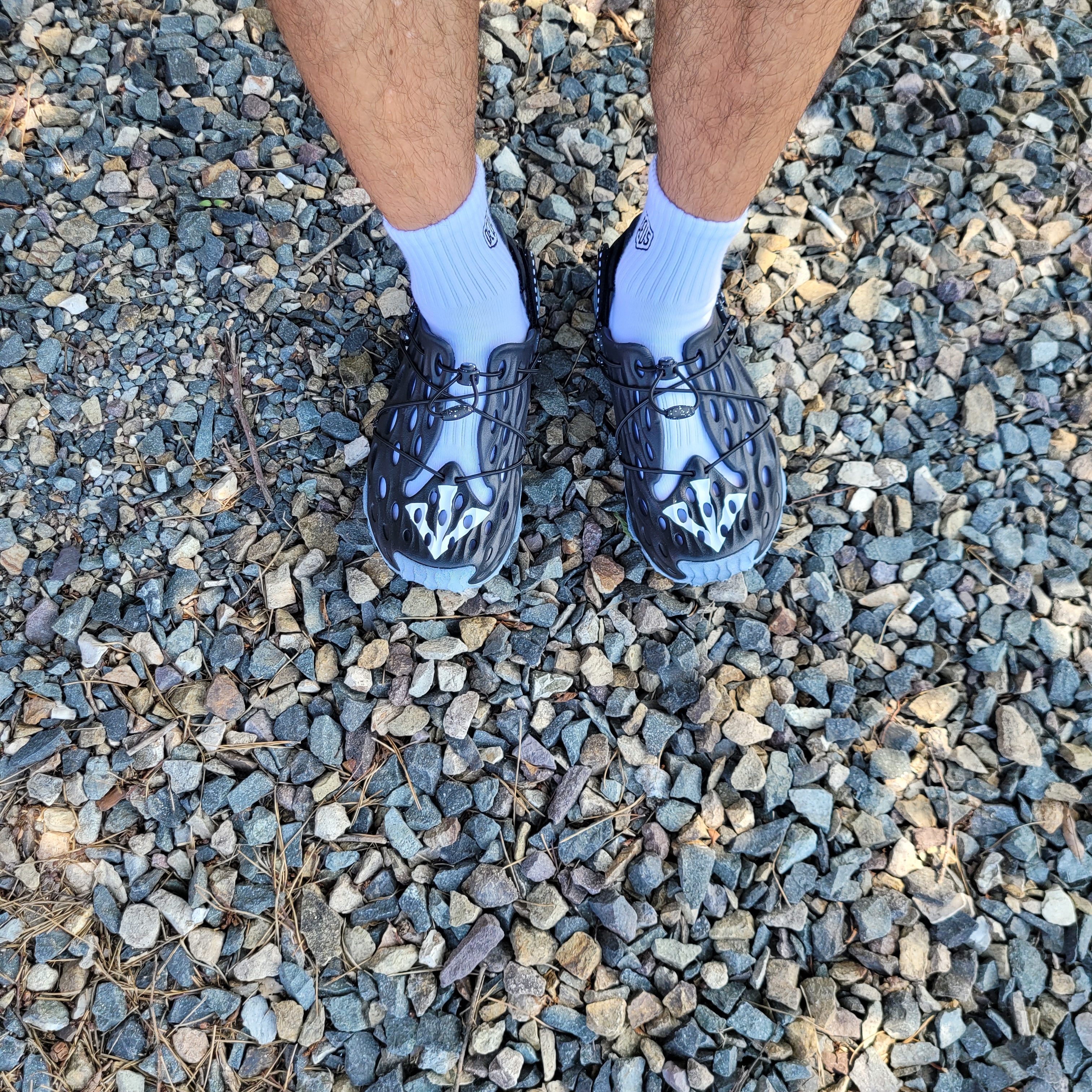 Merrell x Eastlogue Hydro Moc AT Cage Black White 착용 스타일