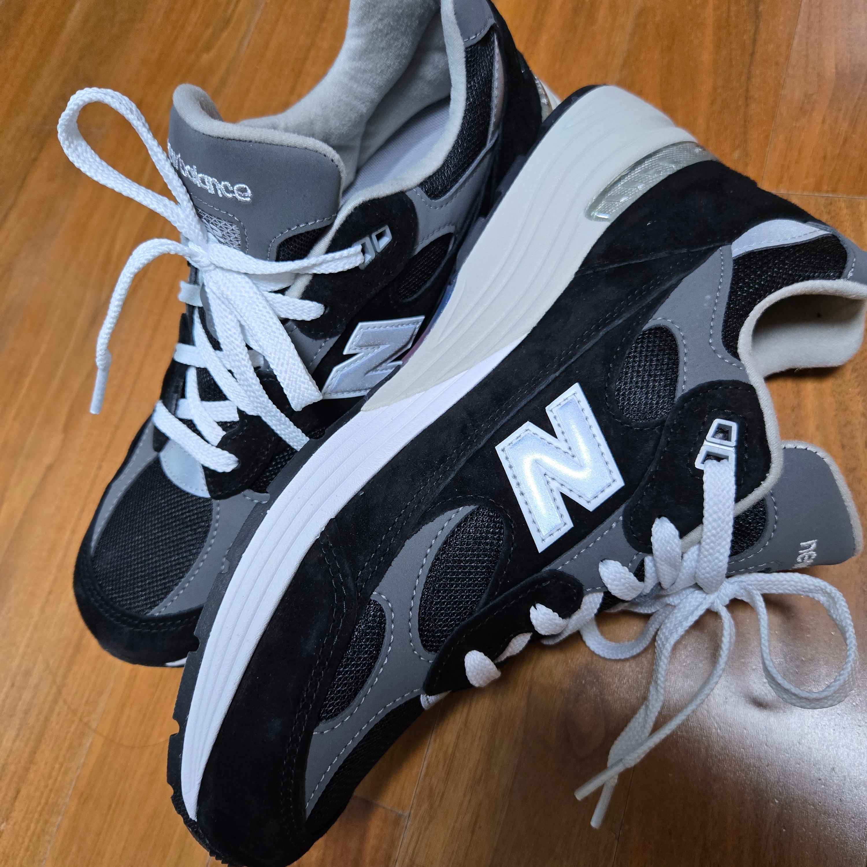 New Balance 992 Made in USA Core Black Grey 착용 스타일