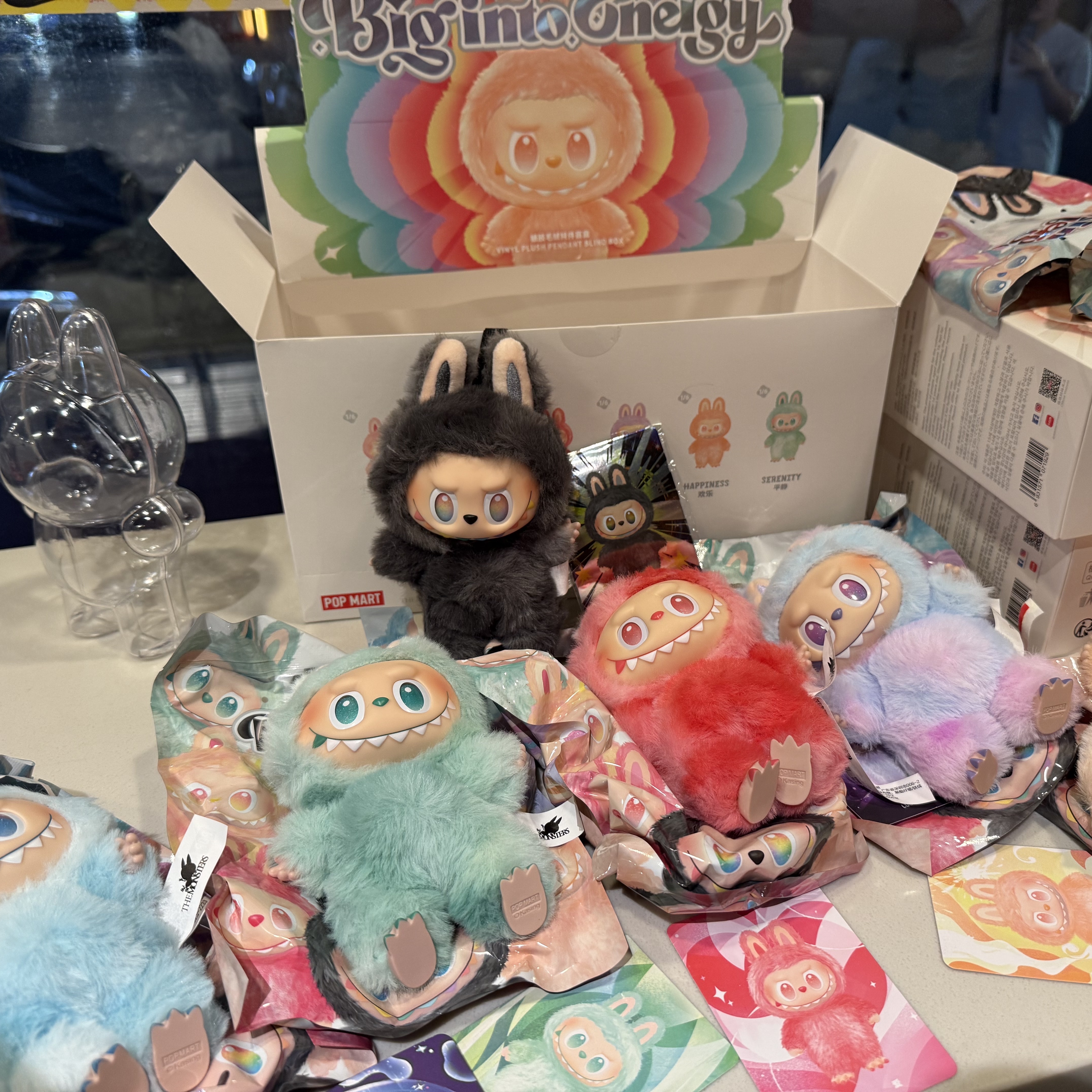 Pop Mart Labubu The Monsters Highlight Series Sealed Case (6 Blind Boxes), Pop Mart Labubu The Monsters Highlight Series ID Keyring (Opened Case) 착용 스타일 - 1