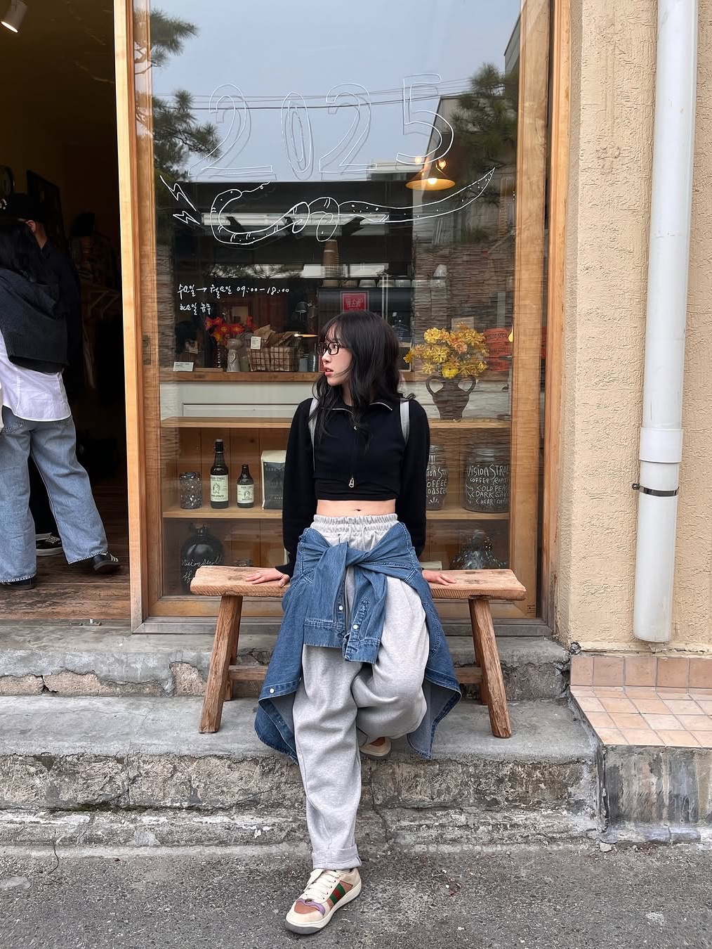 Knitted Curved Training Pants Melange Grey 착용 스타일