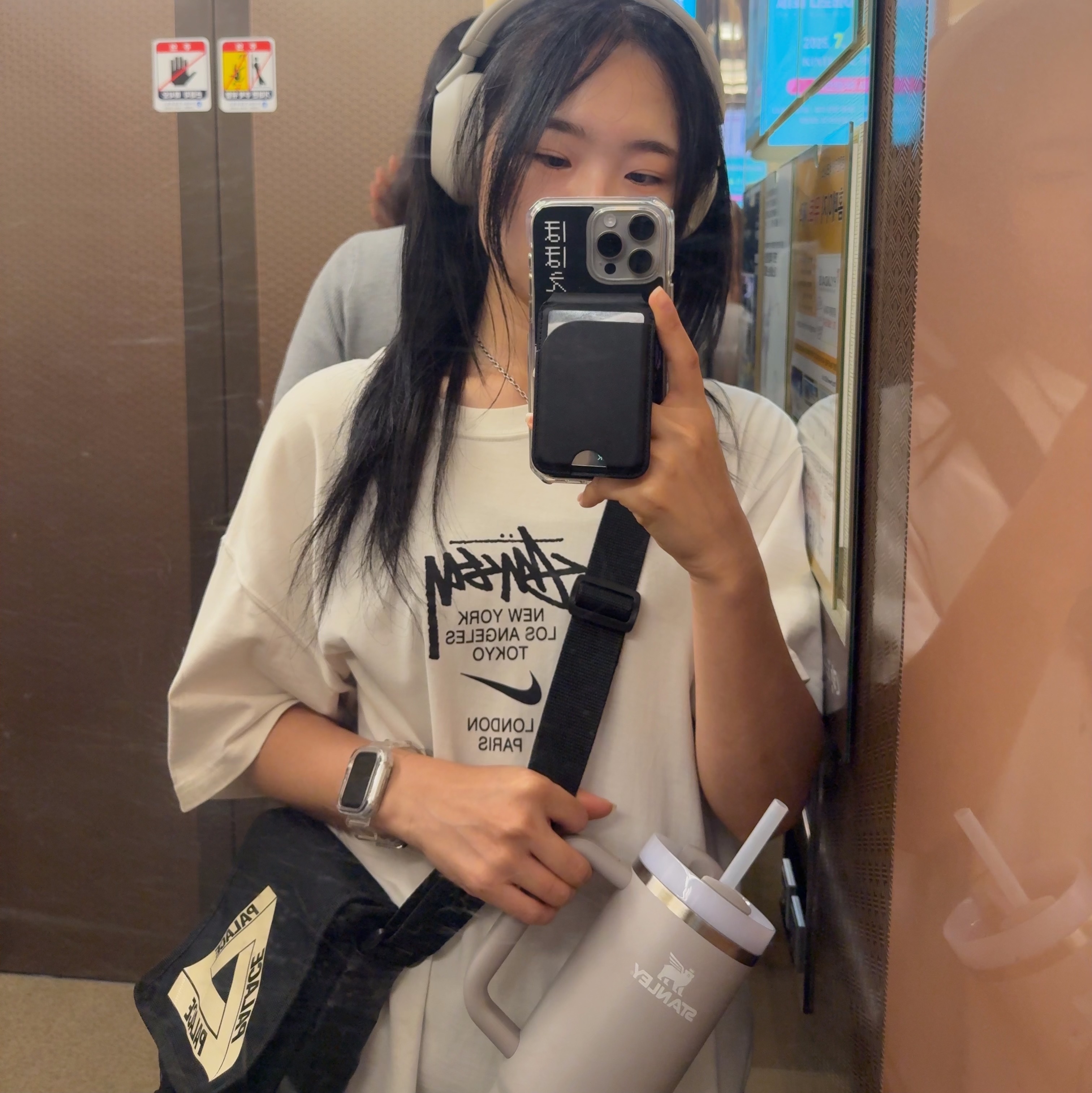 Nike x Stussy WT T-Shirt White - Asia, Sony WH-1000XM5 Silver (Korean Ver.) 착용 스타일