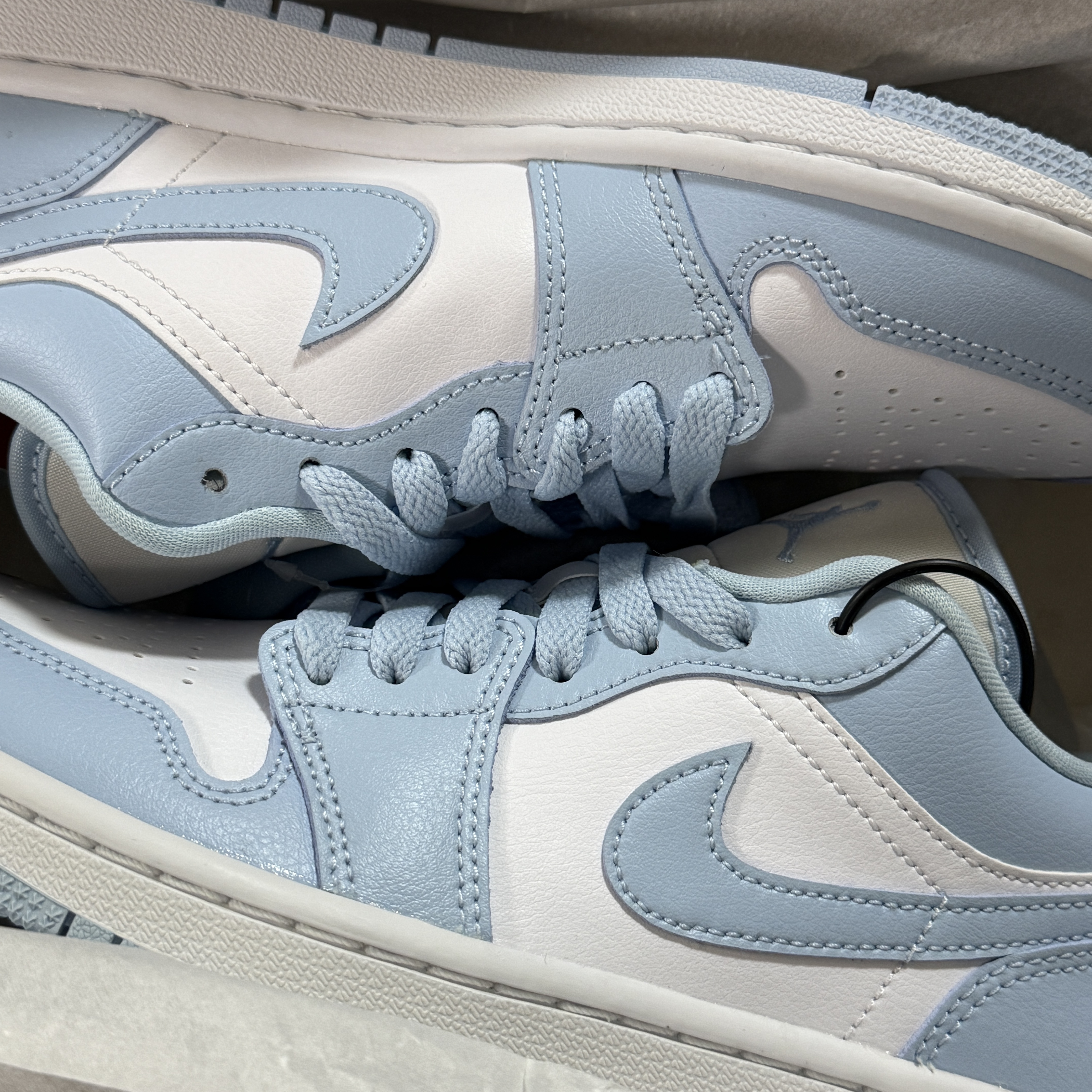 (W) Jordan 1 Low White Ice Blue 착용 스타일