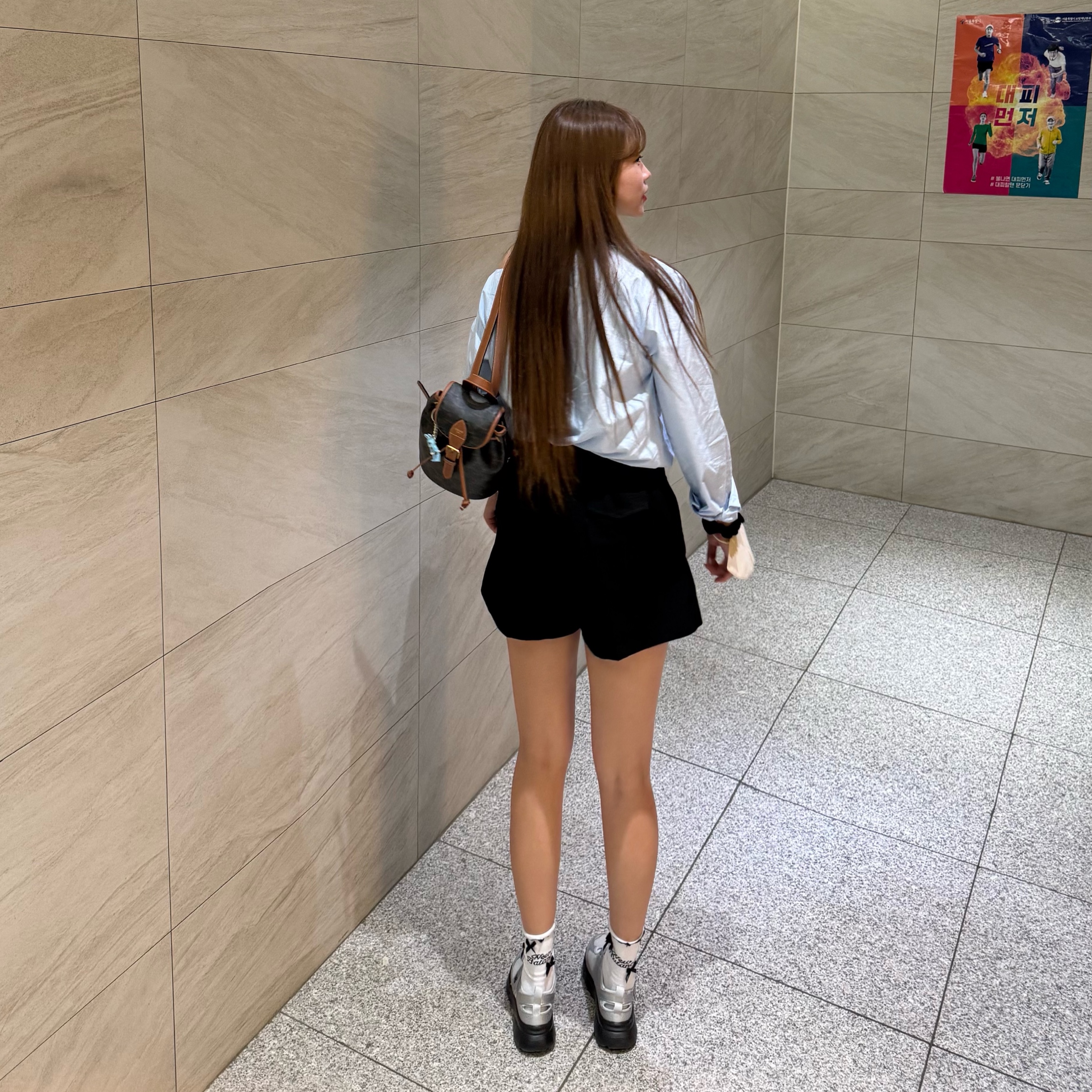 Celine Mini Backpack Folco in Triomphe Canvas and Calfskin Tan, (W) New Balance Breeze SD2202 Gray 착용 스타일