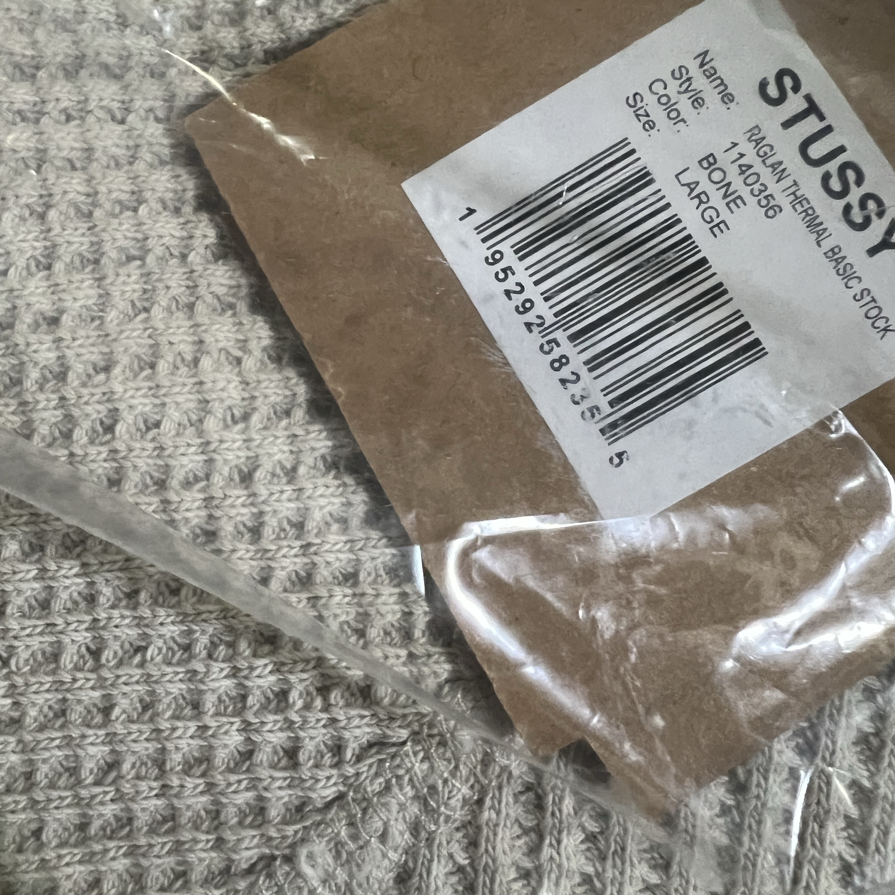 Stussy Raglan Thermal LS Crew Bone 착용 스타일 - 1